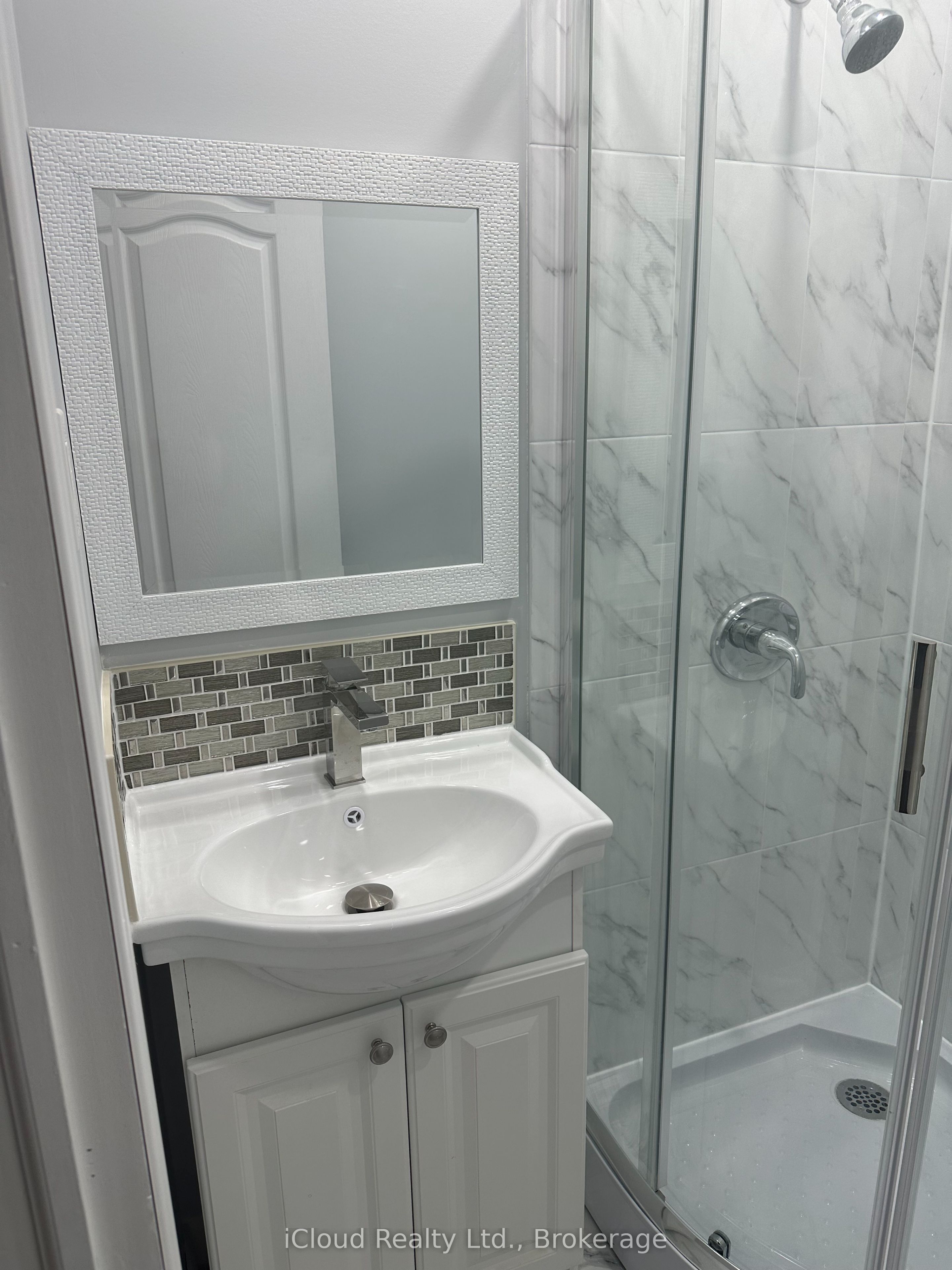 17 Sora Drive Main Property Photo 21