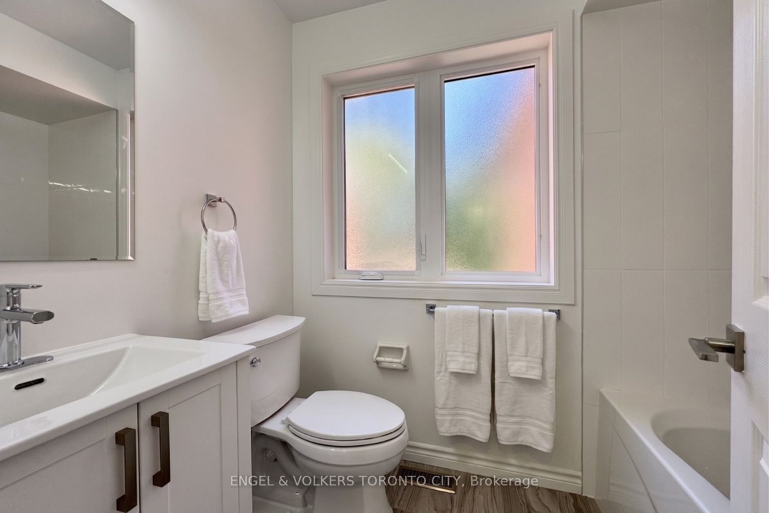 2052 Oak Bliss Crescent Property Photo 11