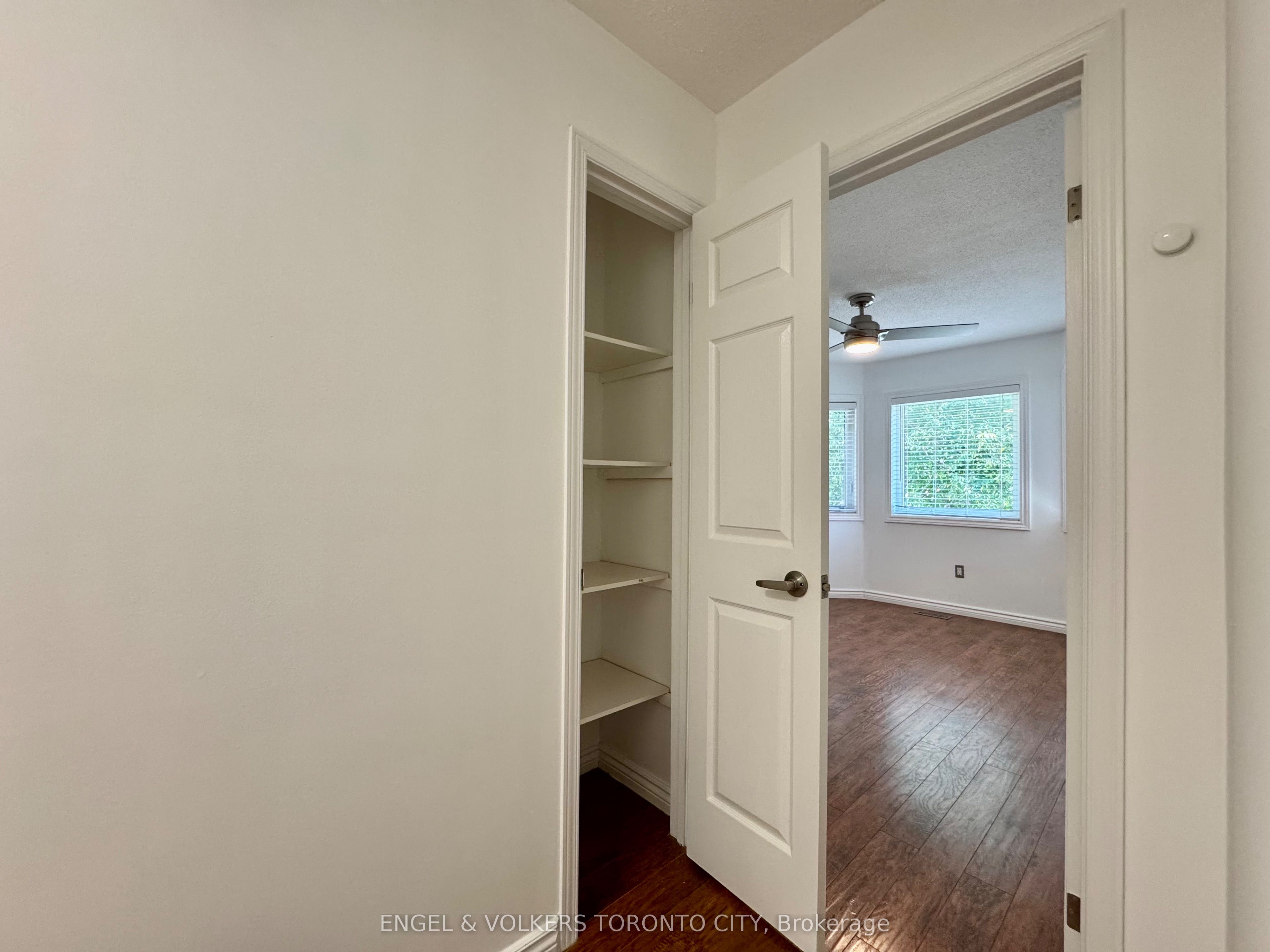 2052 Oak Bliss Crescent Property Photo 17