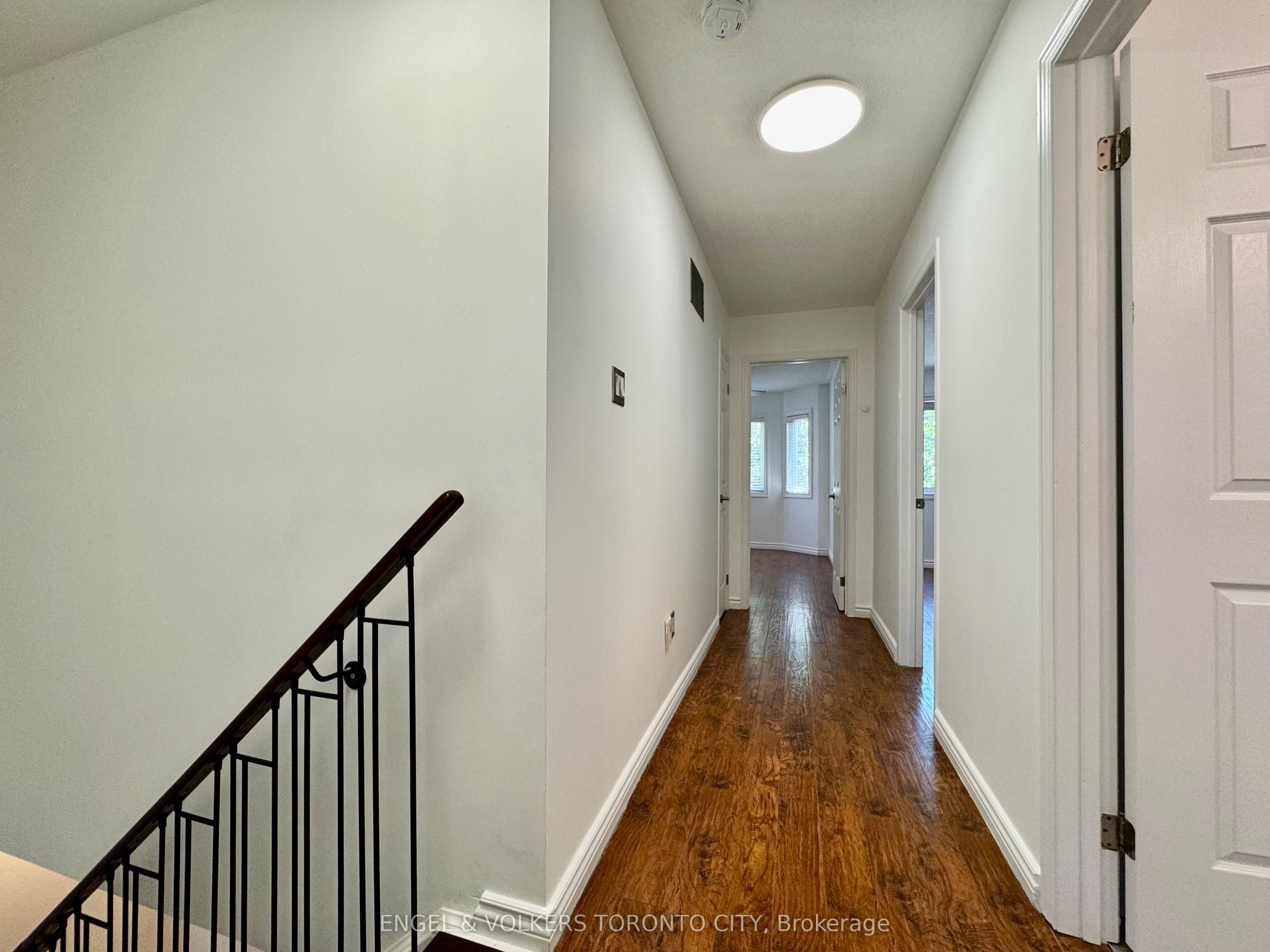 2052 Oak Bliss Crescent Property Photo 18