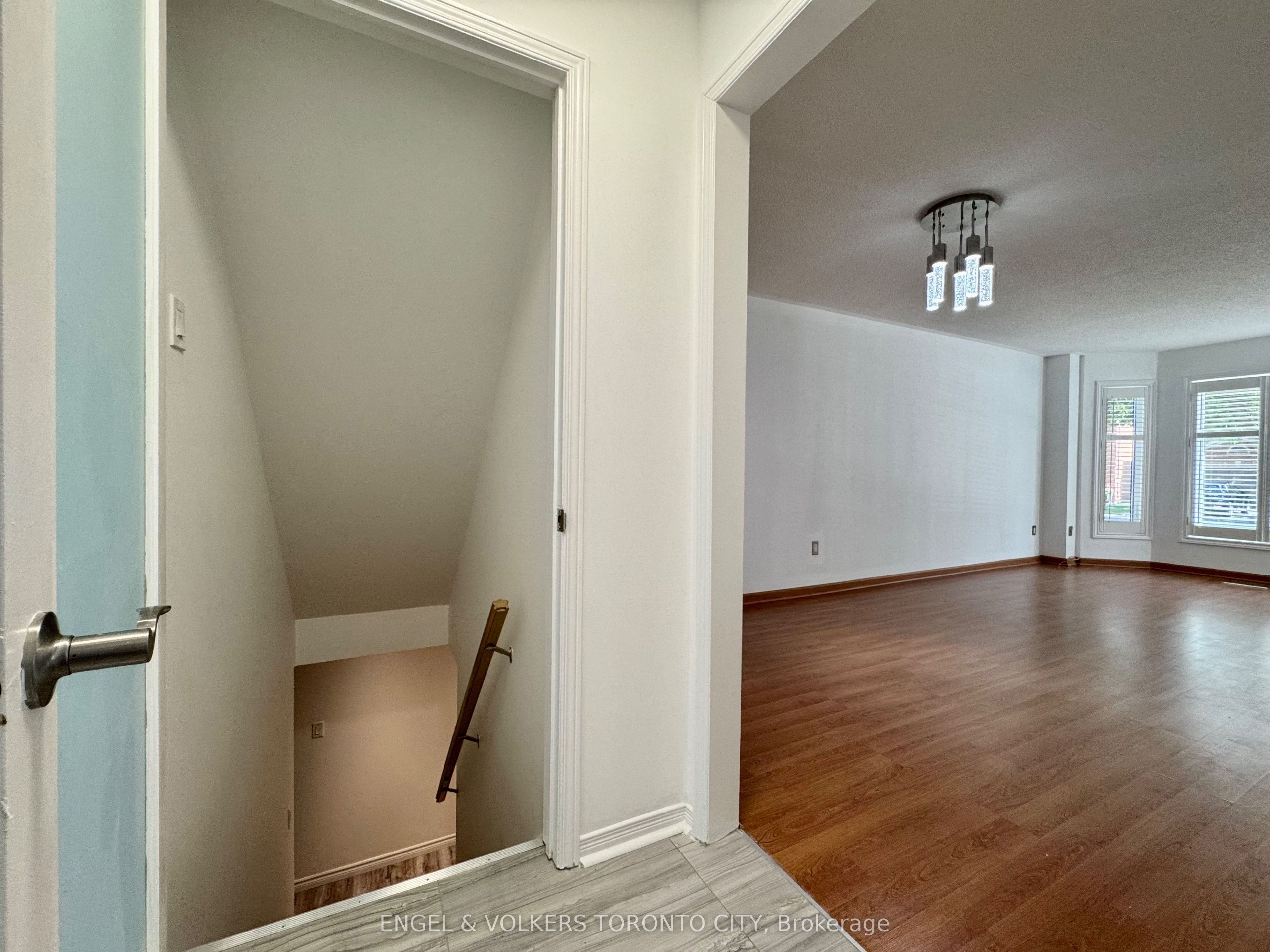 2052 Oak Bliss Crescent Property Photo 20
