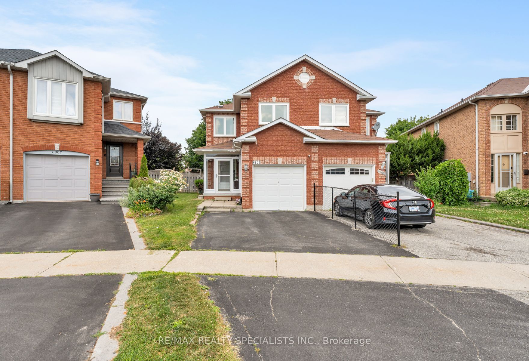 6803 Bansbridge Crescent Property Photo 1