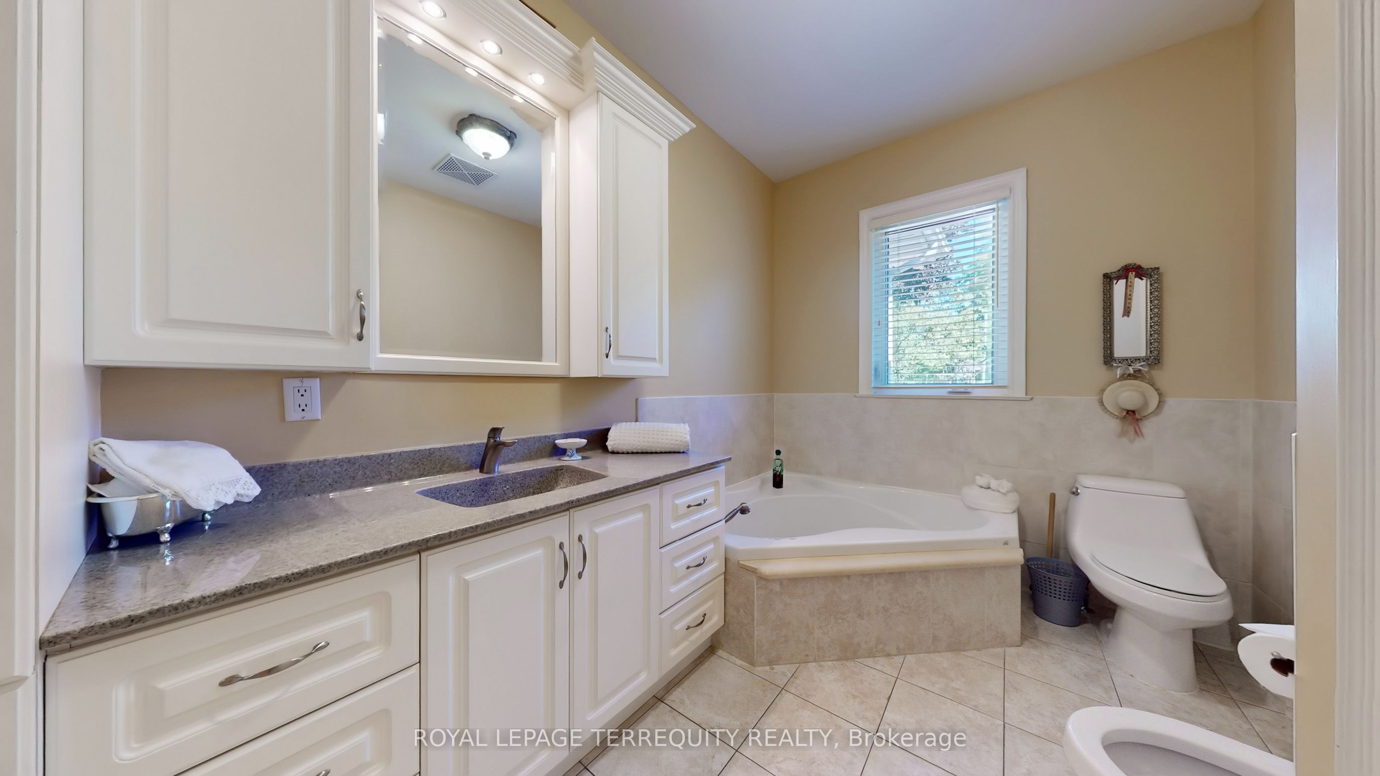 134 Hadrian Drive Property Photo 25