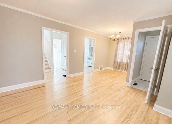 21 Aura Lea Boulevard Property Photo 5