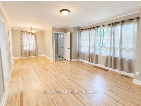 21 Aura Lea Boulevard Property Photo 7