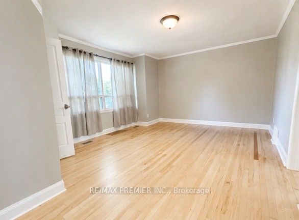21 Aura Lea Boulevard Property Photo 8