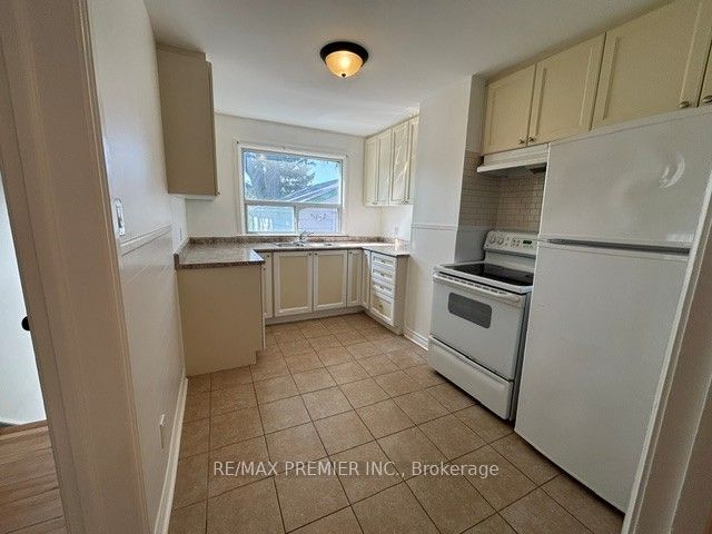 21 Aura Lea Boulevard Property Photo 9
