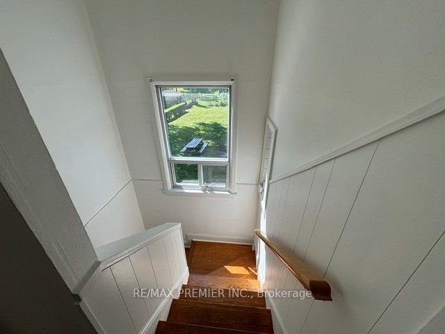 21 Aura Lea Boulevard Property Photo 13