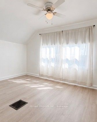 21 Aura Lea Boulevard Property Photo 17
