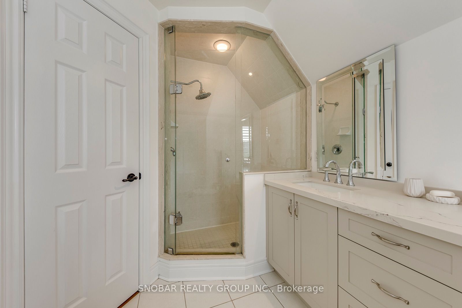 208 La Rose Avenue 9 Property Photo 21