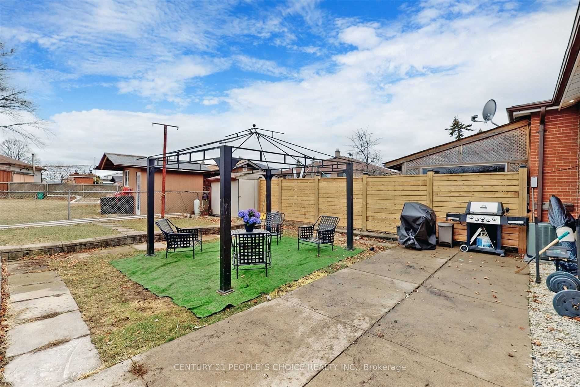 107 Spenvalley Drive Main Property Photo 18