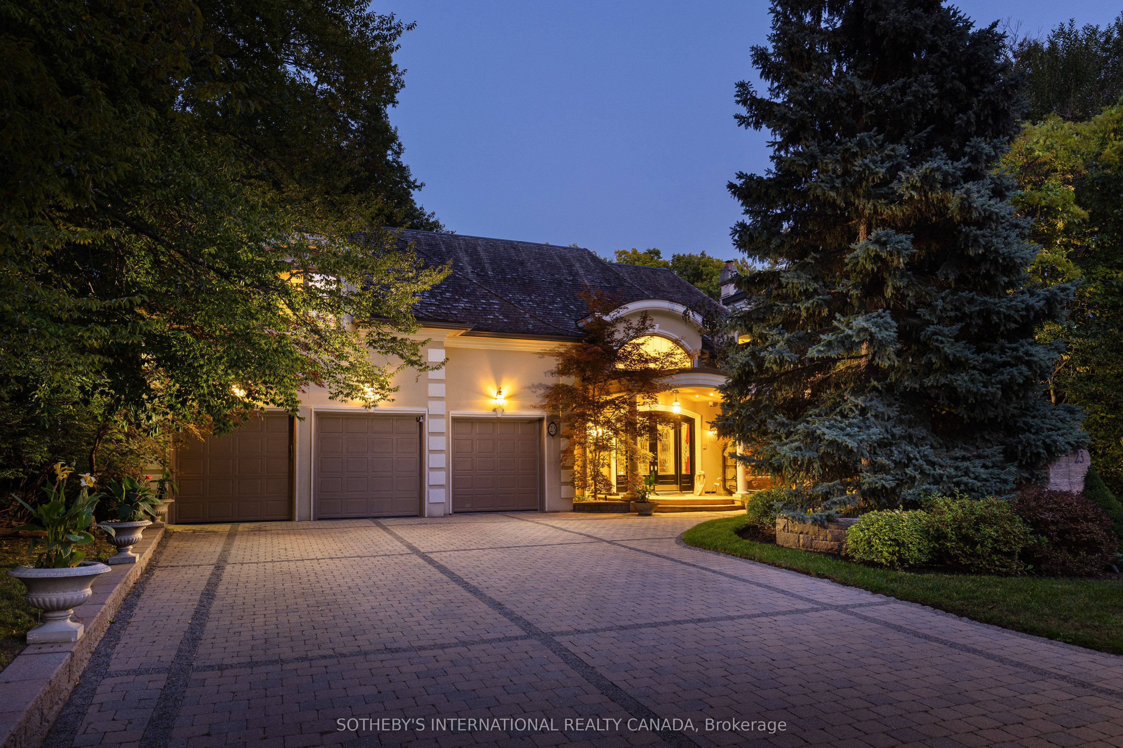 23 Edenbrook Hill Property Photo 2
