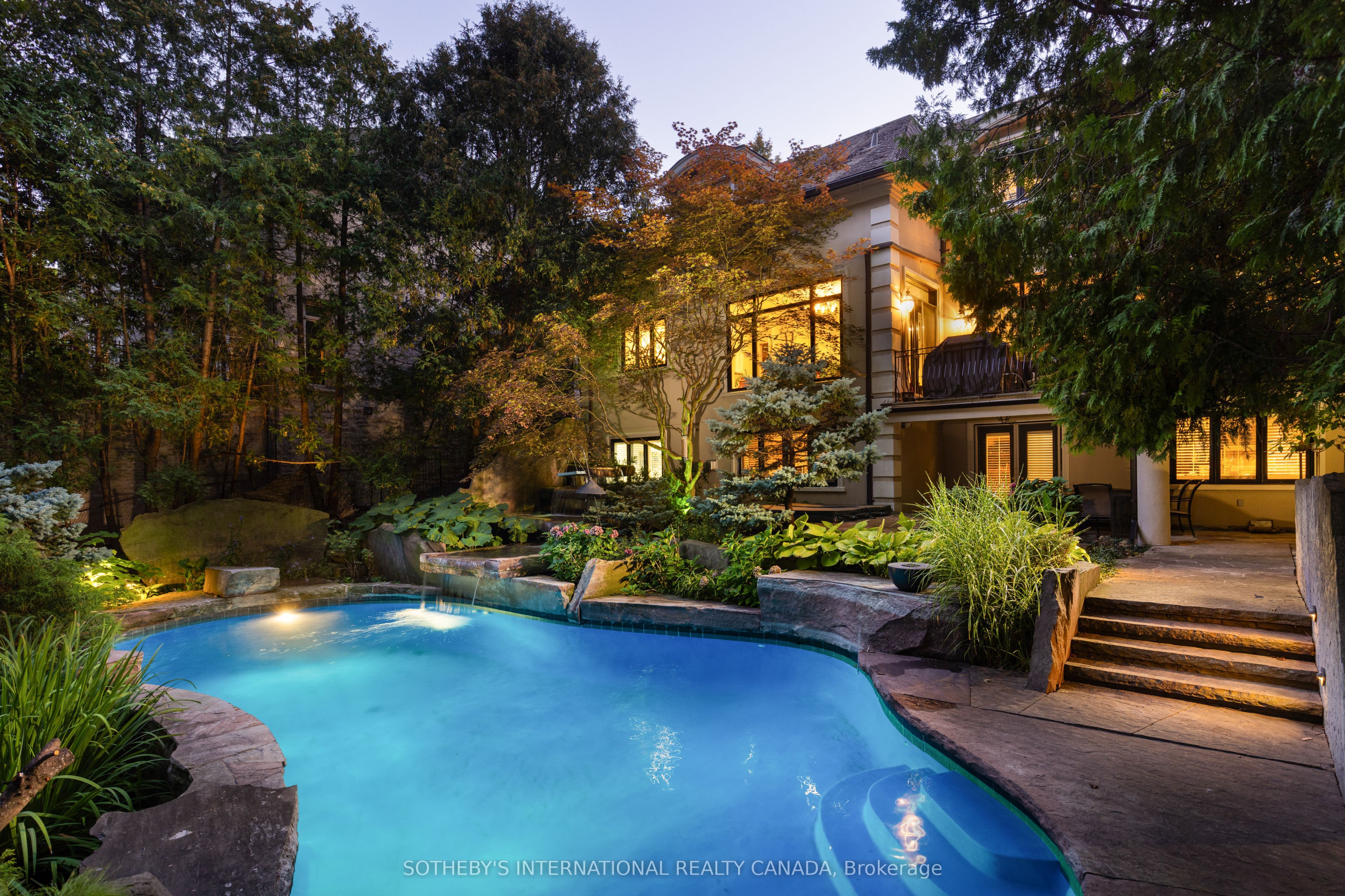 23 Edenbrook Hill Property Photo 4