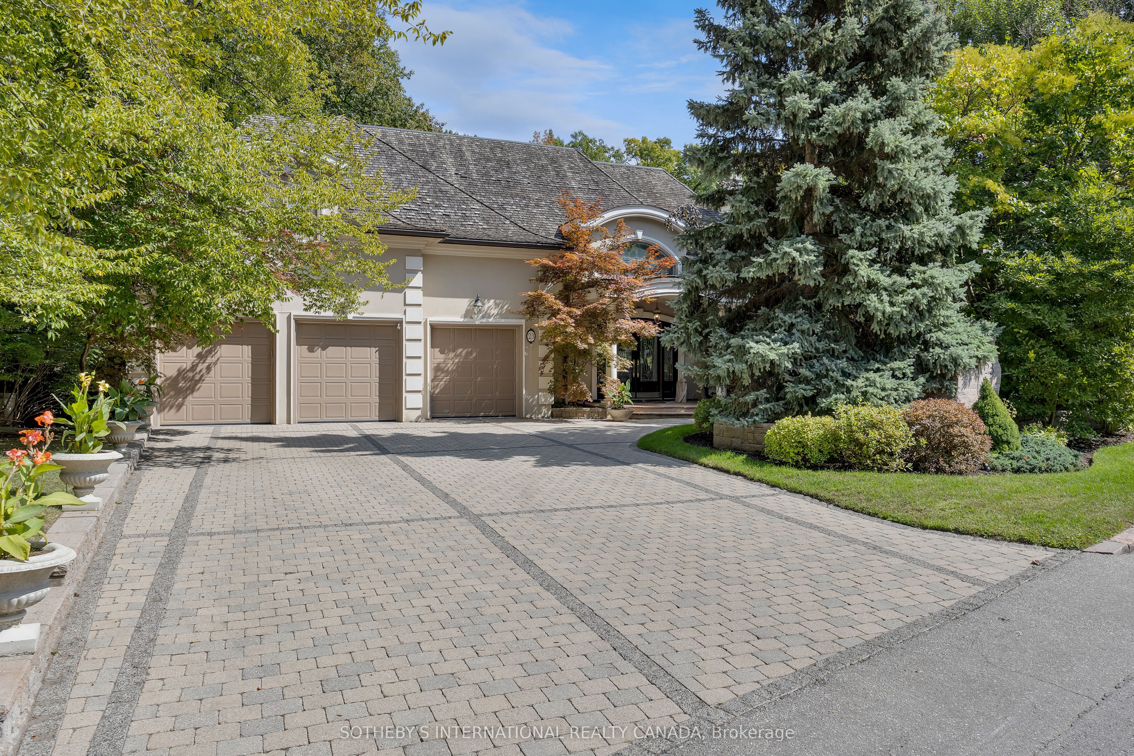 23 Edenbrook Hill Property Photo 5