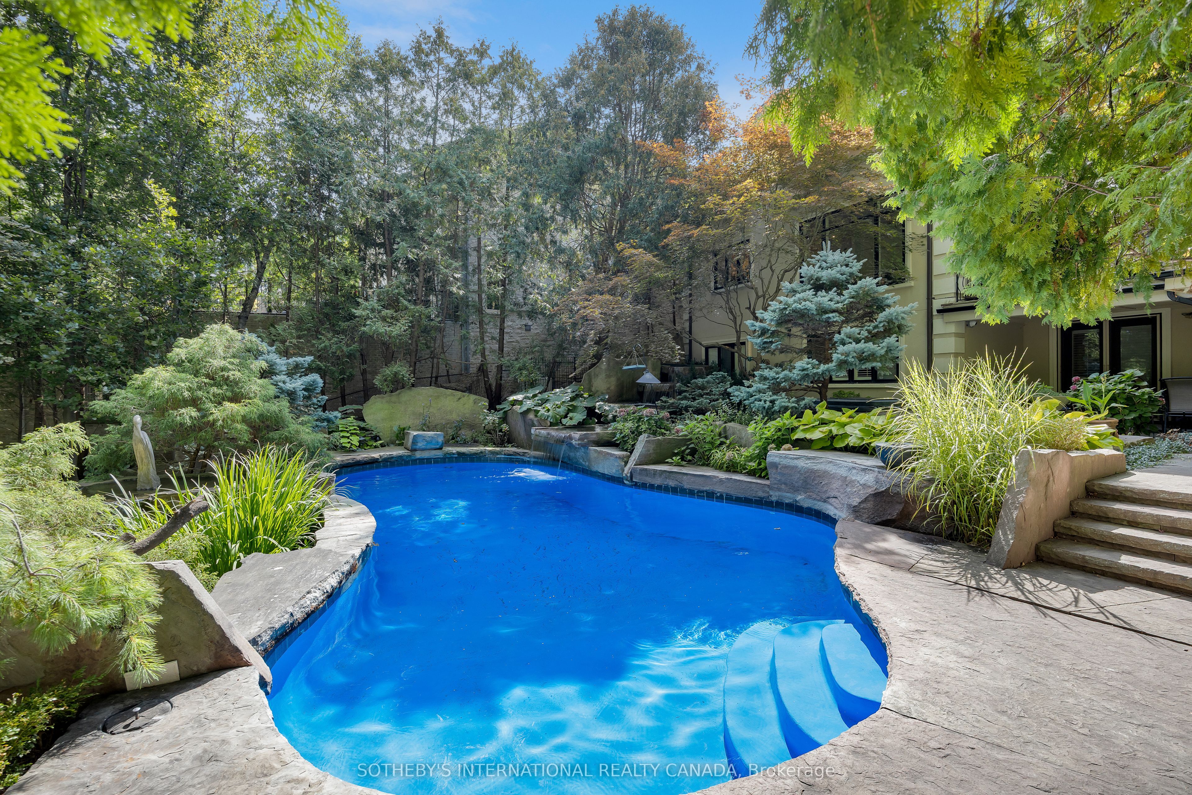 23 Edenbrook Hill Property Photo 23