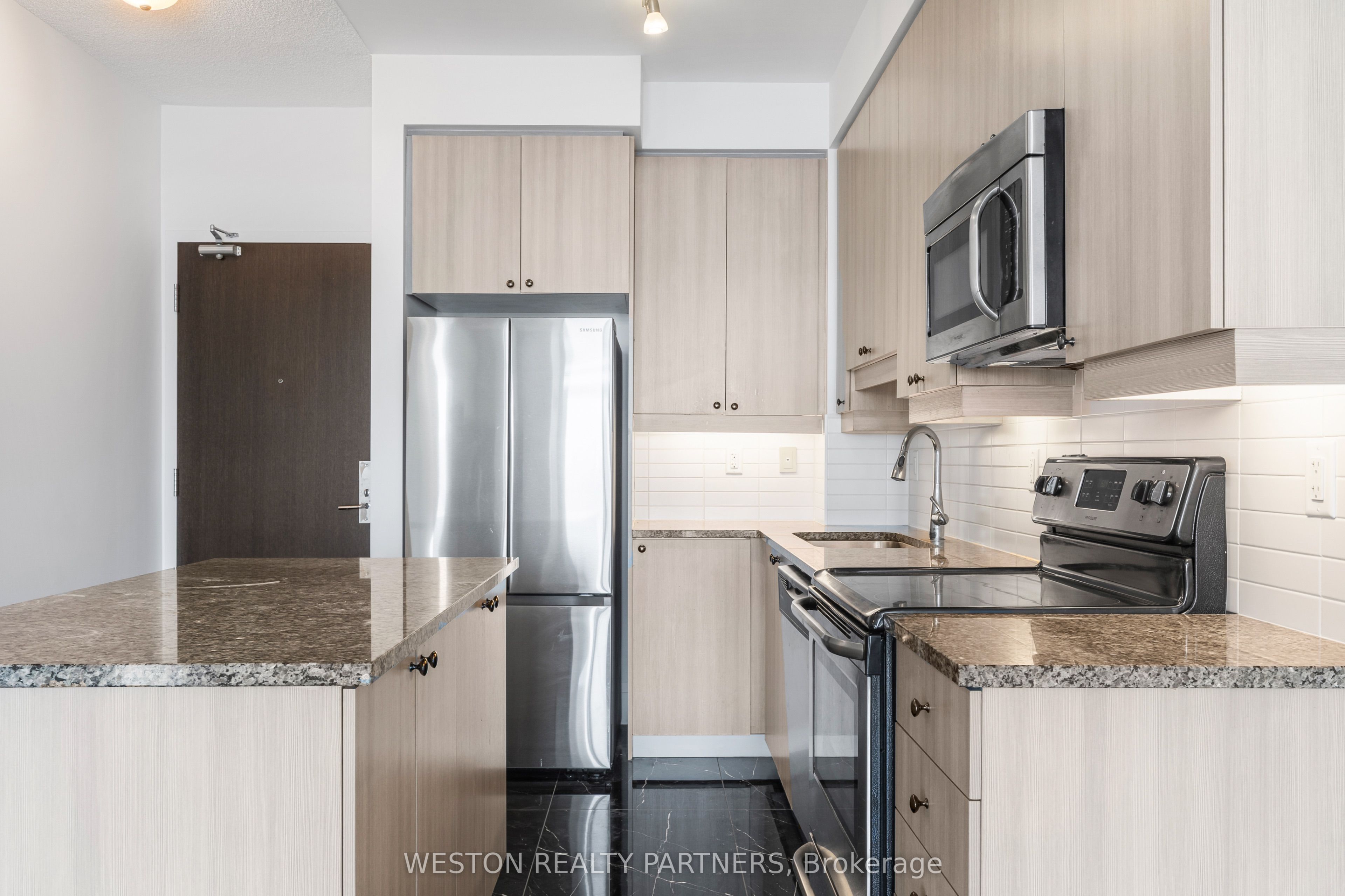 1185 The Queensway 1118 Property Photo 9