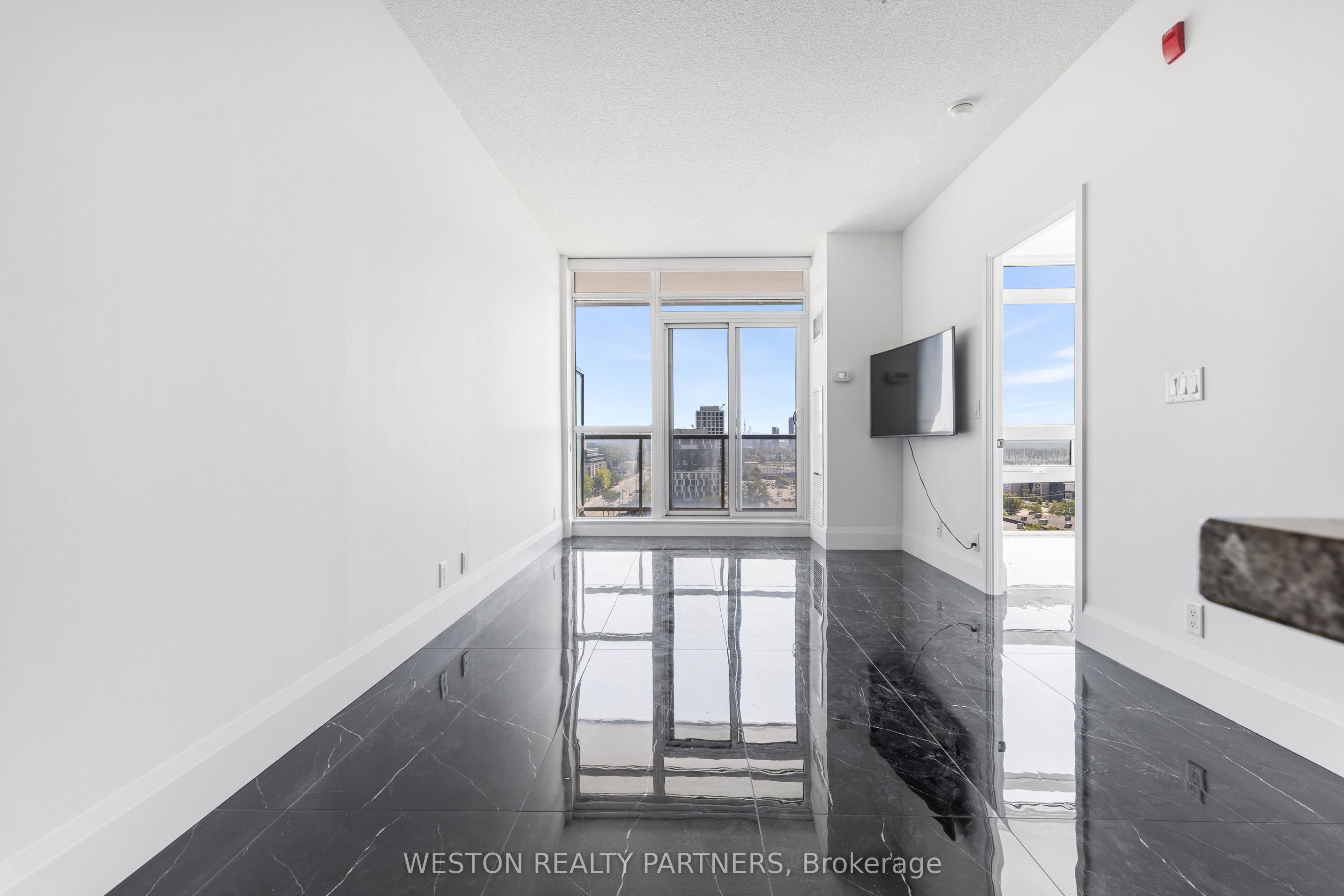 1185 The Queensway 1118 Property Photo 11