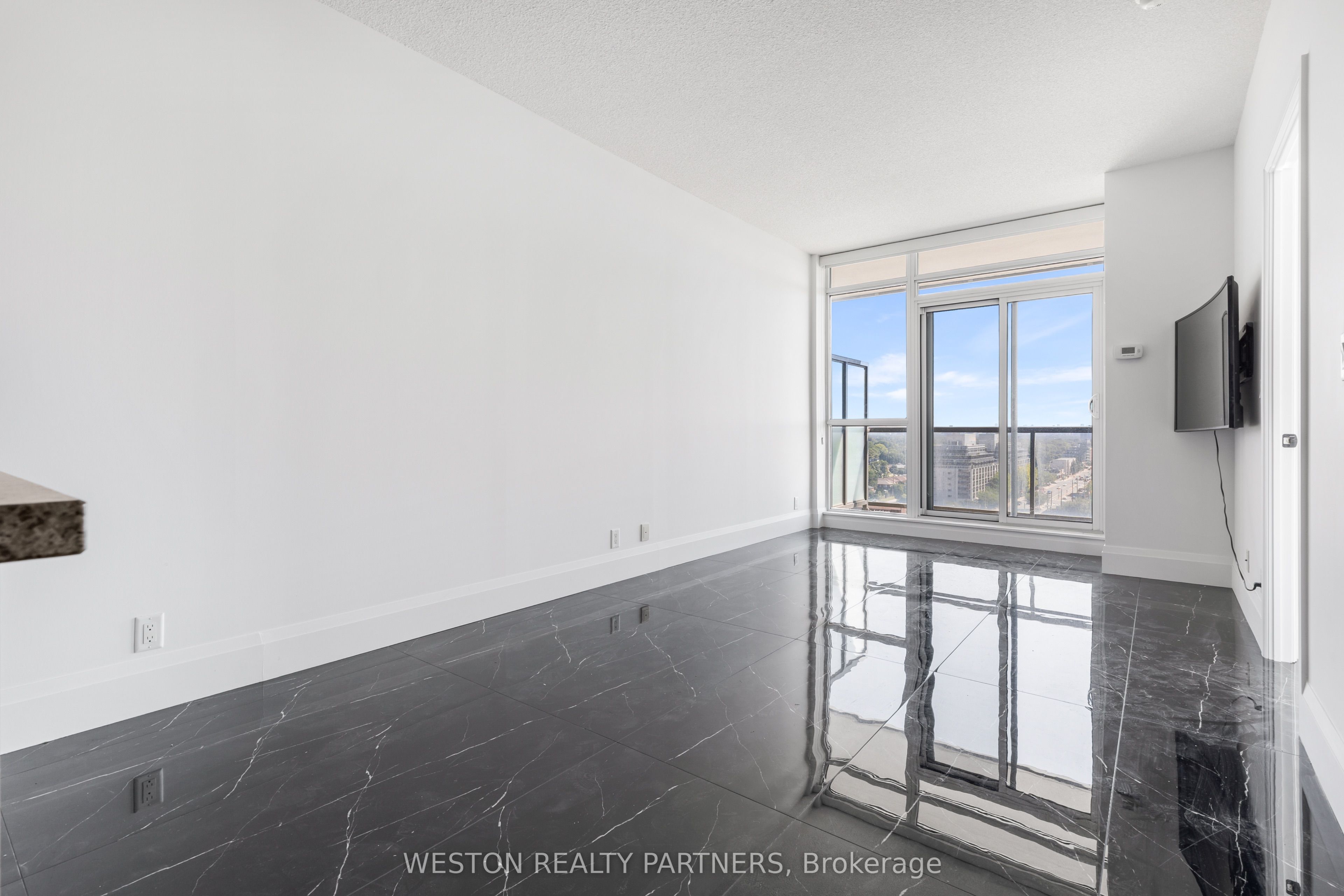 1185 The Queensway 1118 Property Photo 12