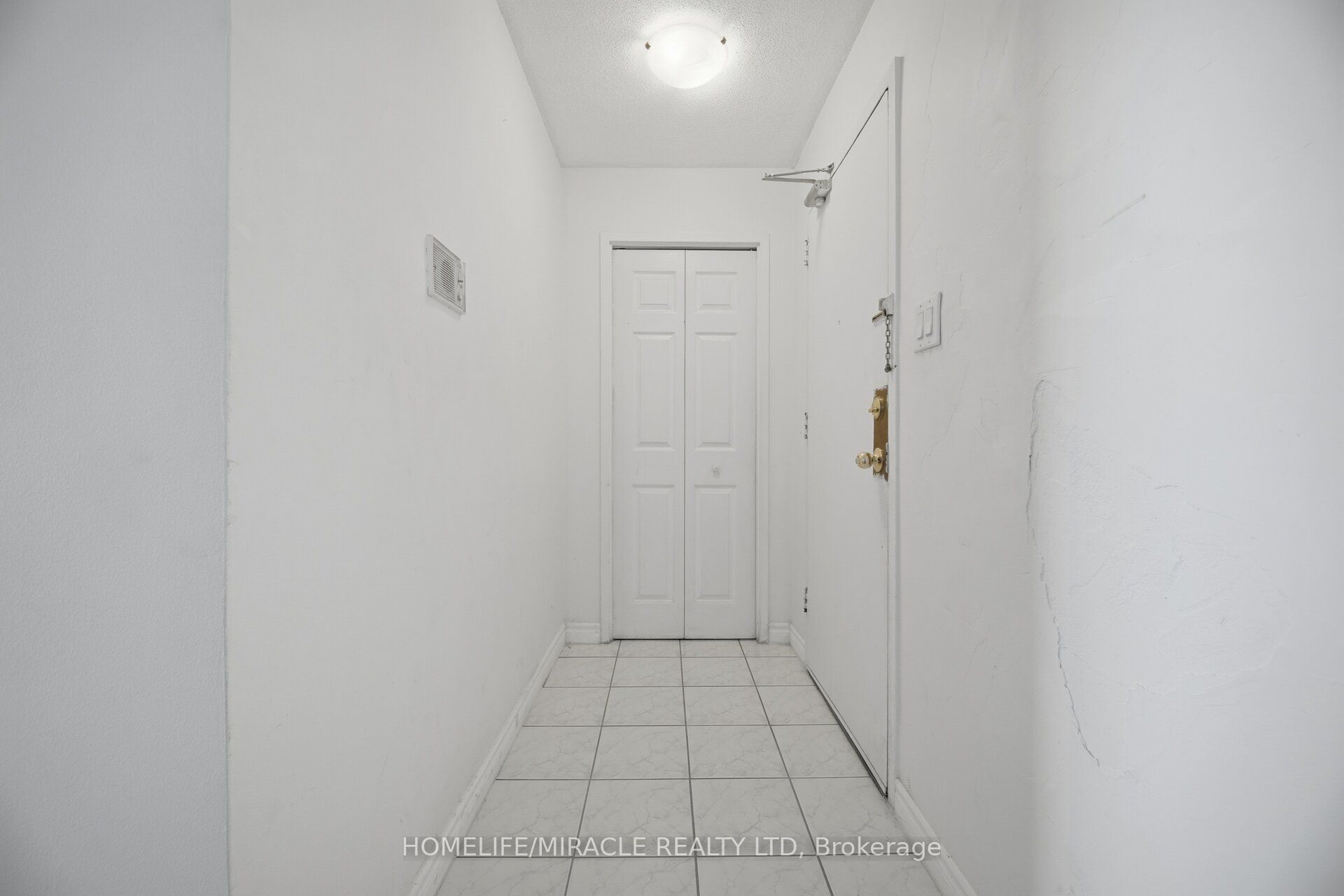60 Stevenson Road 1105 Property Photo 7