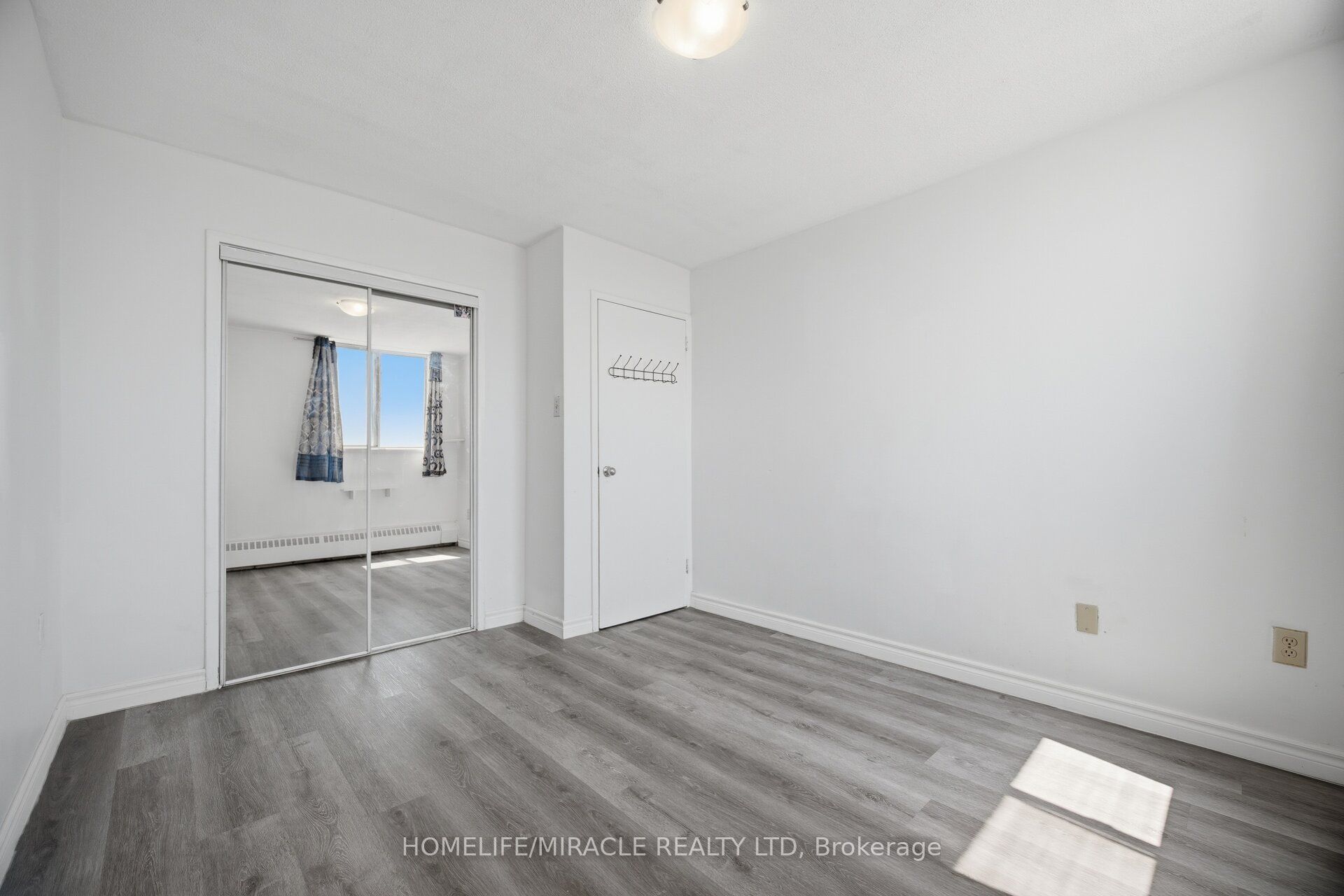 60 Stevenson Road 1105 Property Photo 27