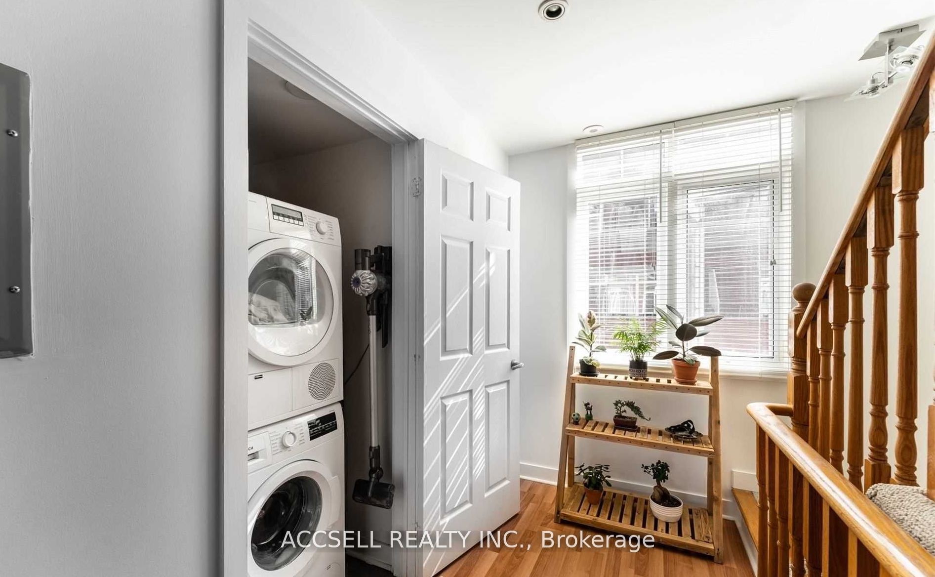 3400 Lake Shore Boulevard W 229 Property Photo 7