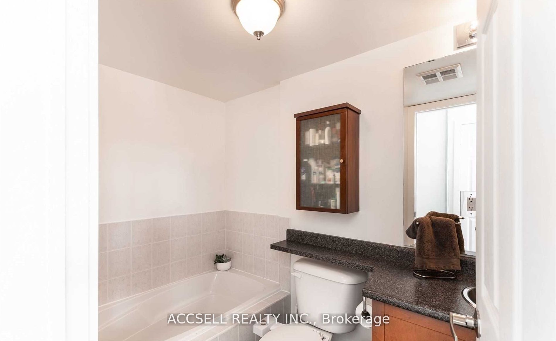 3400 Lake Shore Boulevard W 229 Property Photo 12