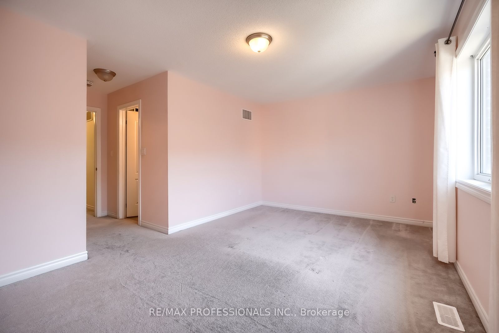 13 Yately Street Property Photo 19