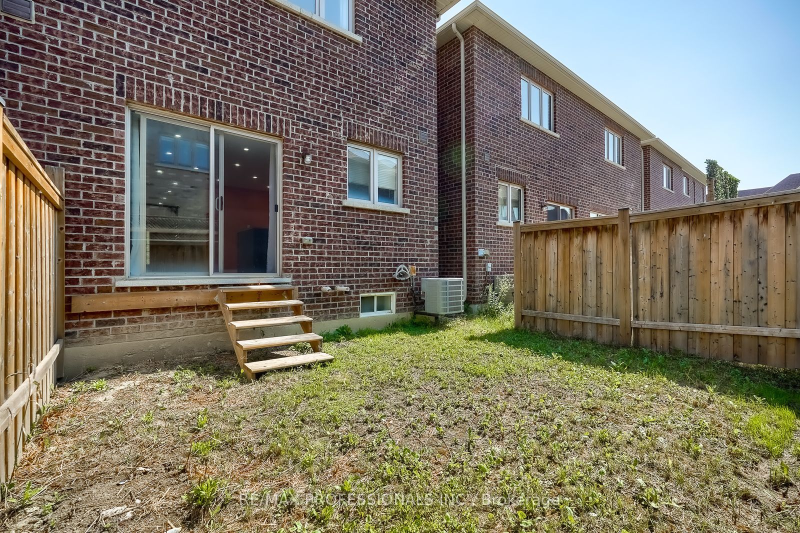 13 Yately Street Property Photo 33