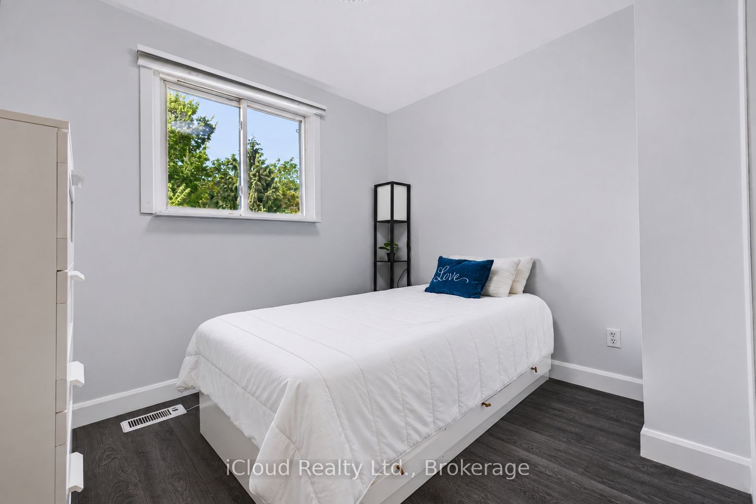 93 Church Street Property Photo 27