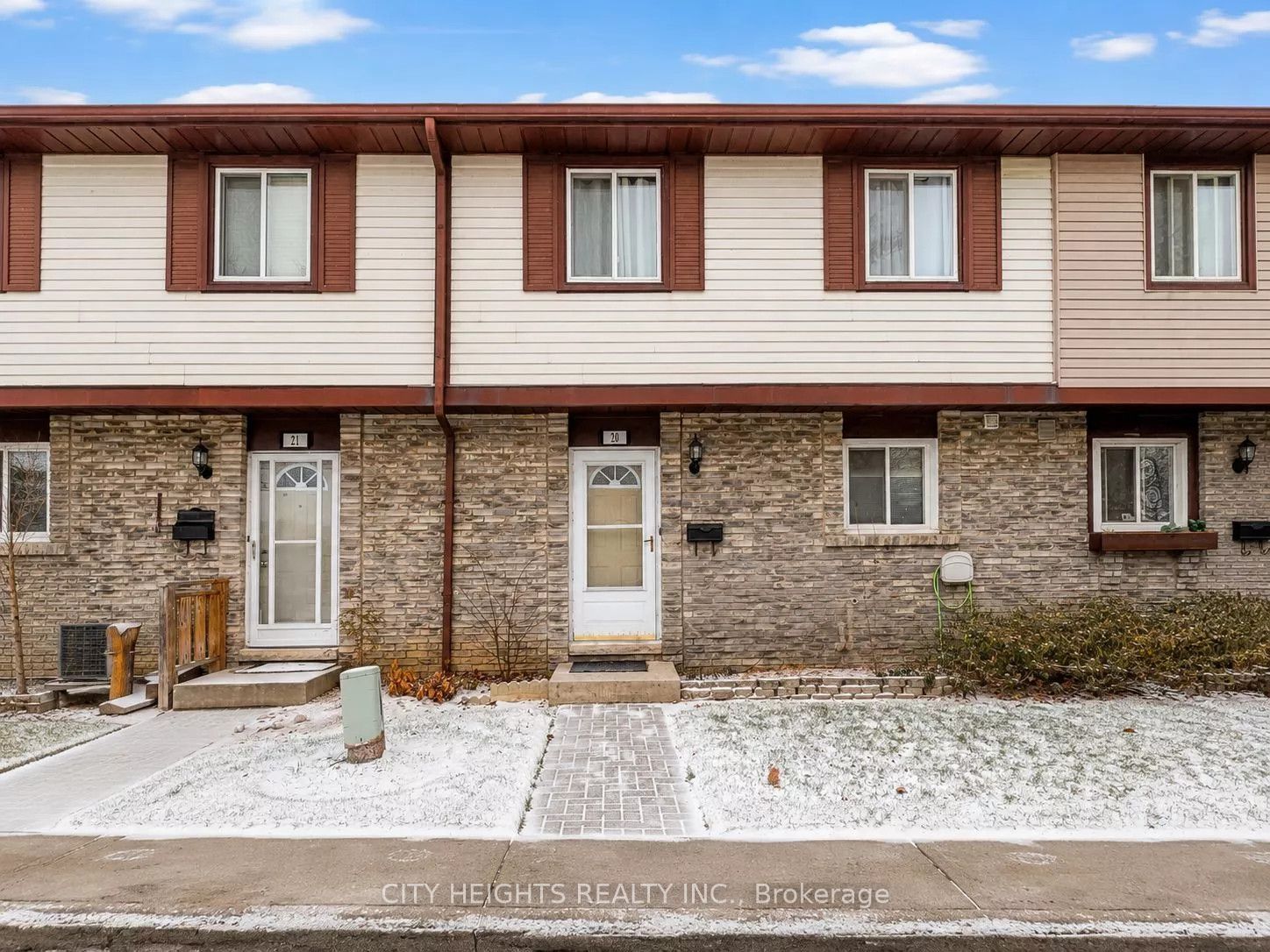 45 Hansen Road N 20 Property Photo 1