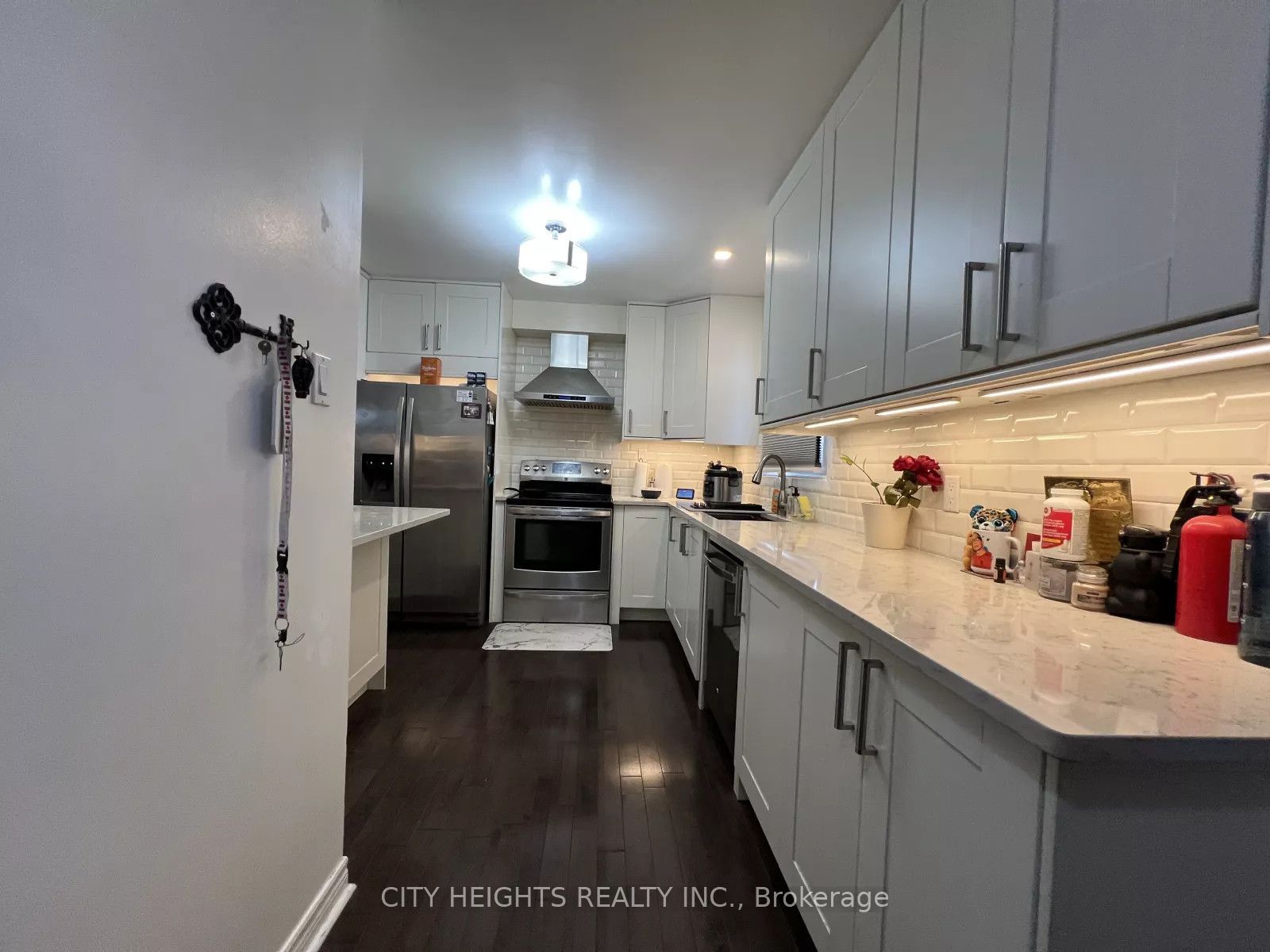 45 Hansen Road N 20 Property Photo 14
