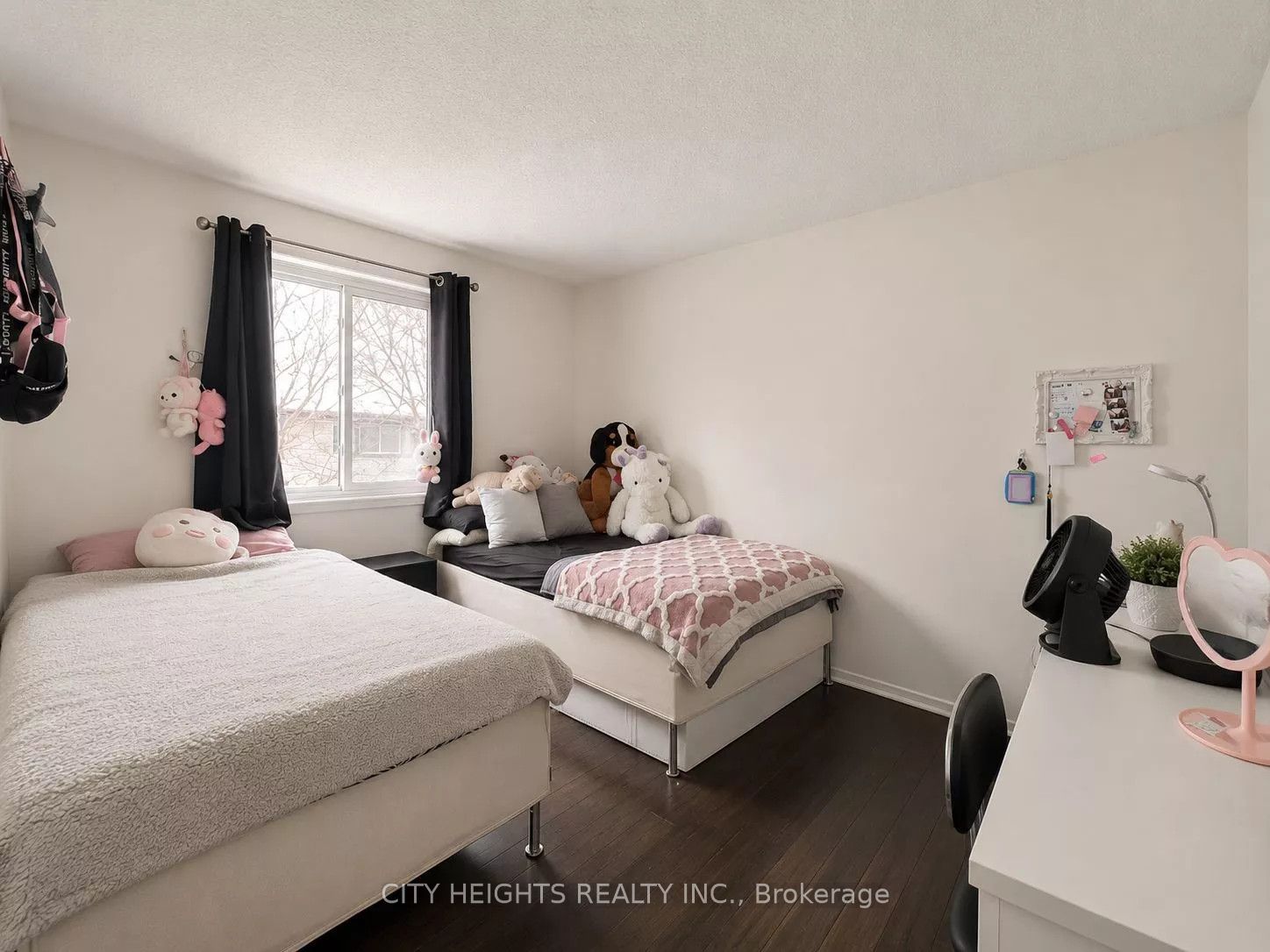 45 Hansen Road N 20 Property Photo 18