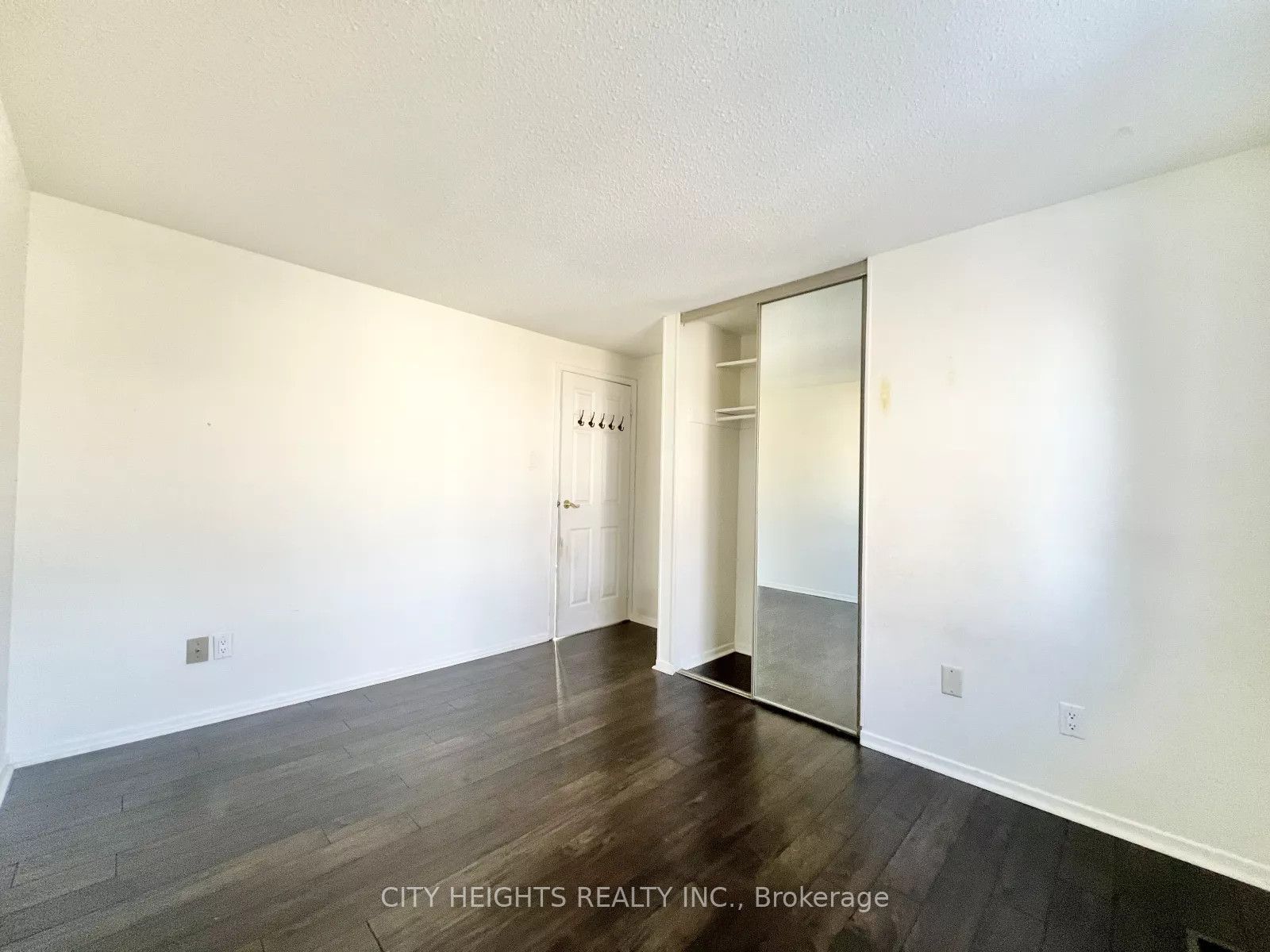 45 Hansen Road N 20 Property Photo 22
