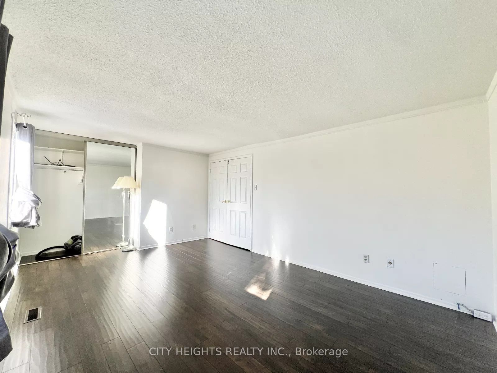 45 Hansen Road N 20 Property Photo 25