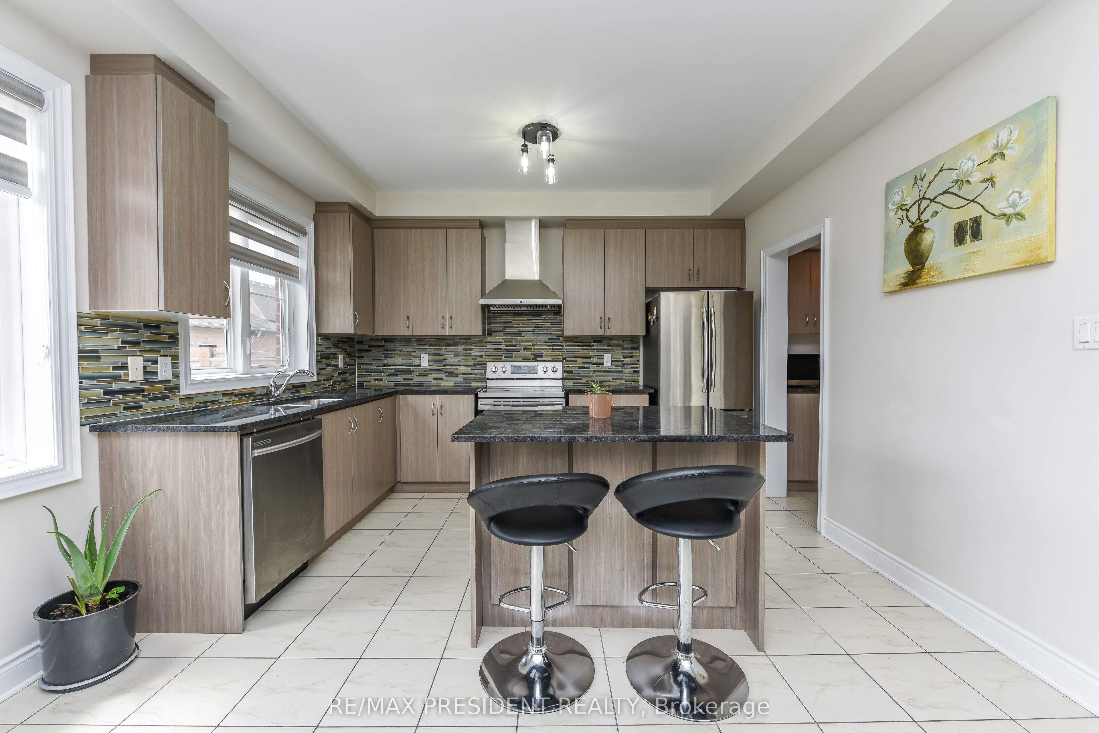 19 Jaypeak Road Property Photo 8