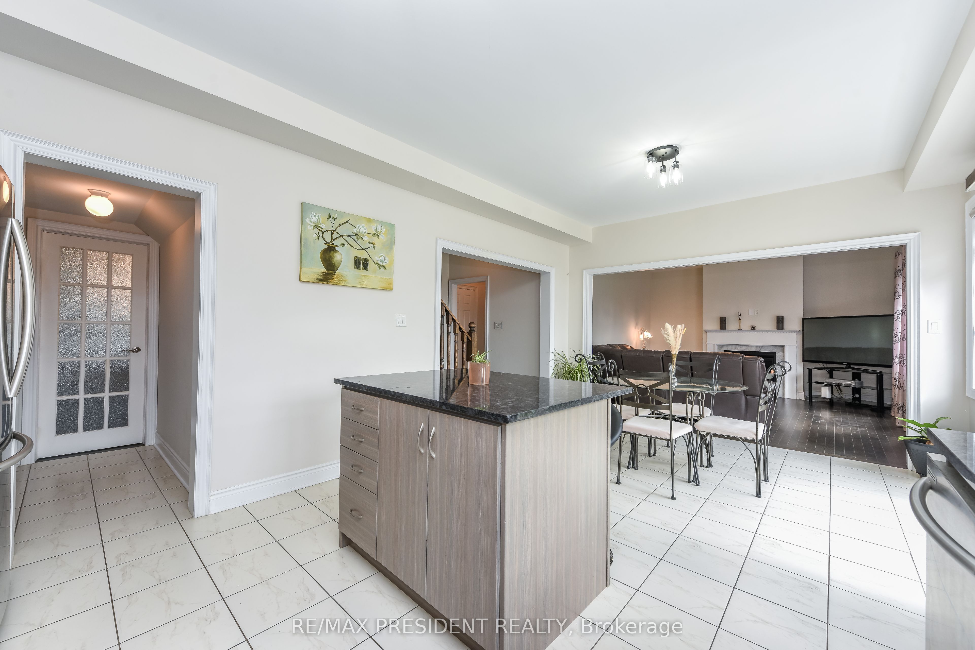 19 Jaypeak Road Property Photo 10