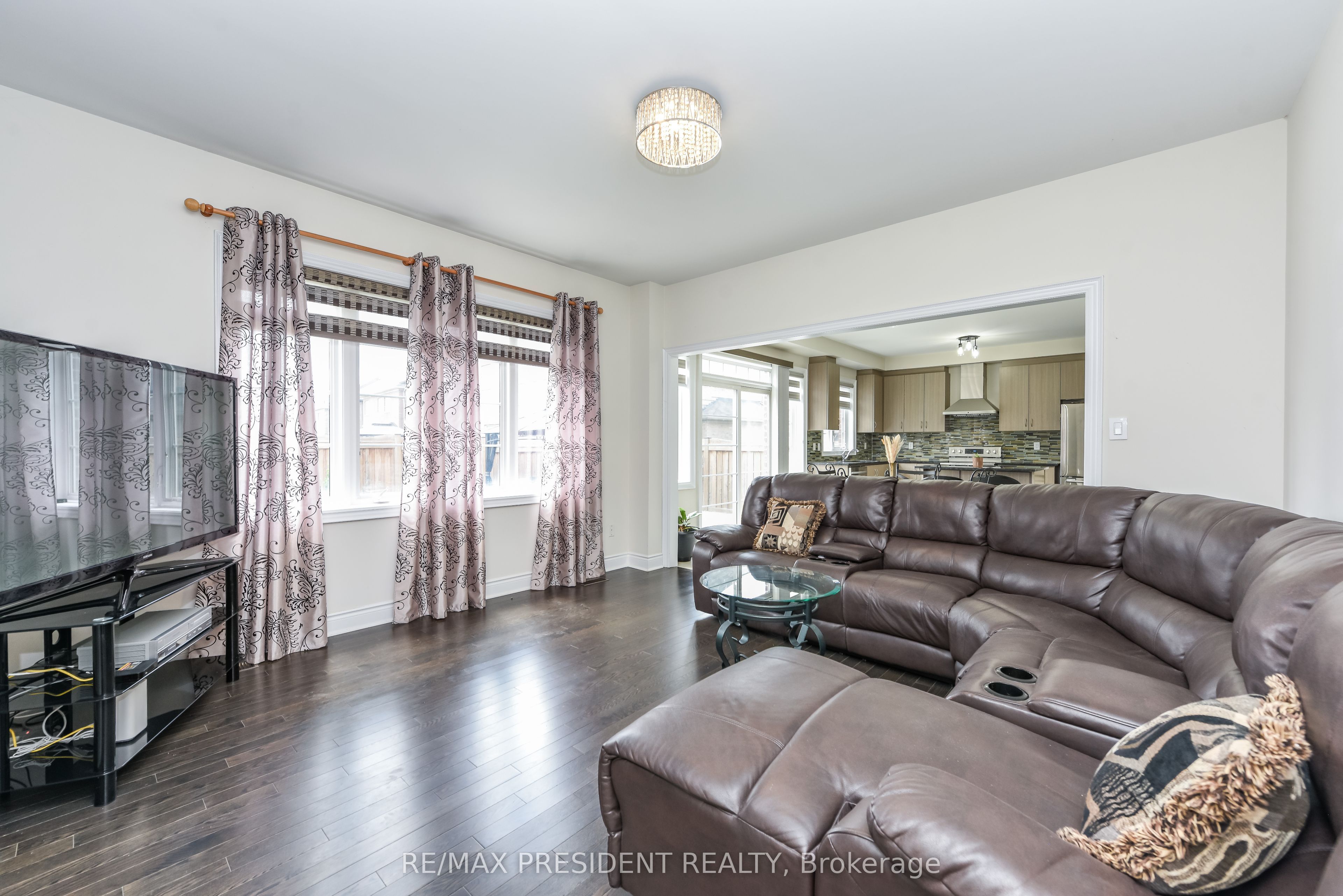 19 Jaypeak Road Property Photo 15