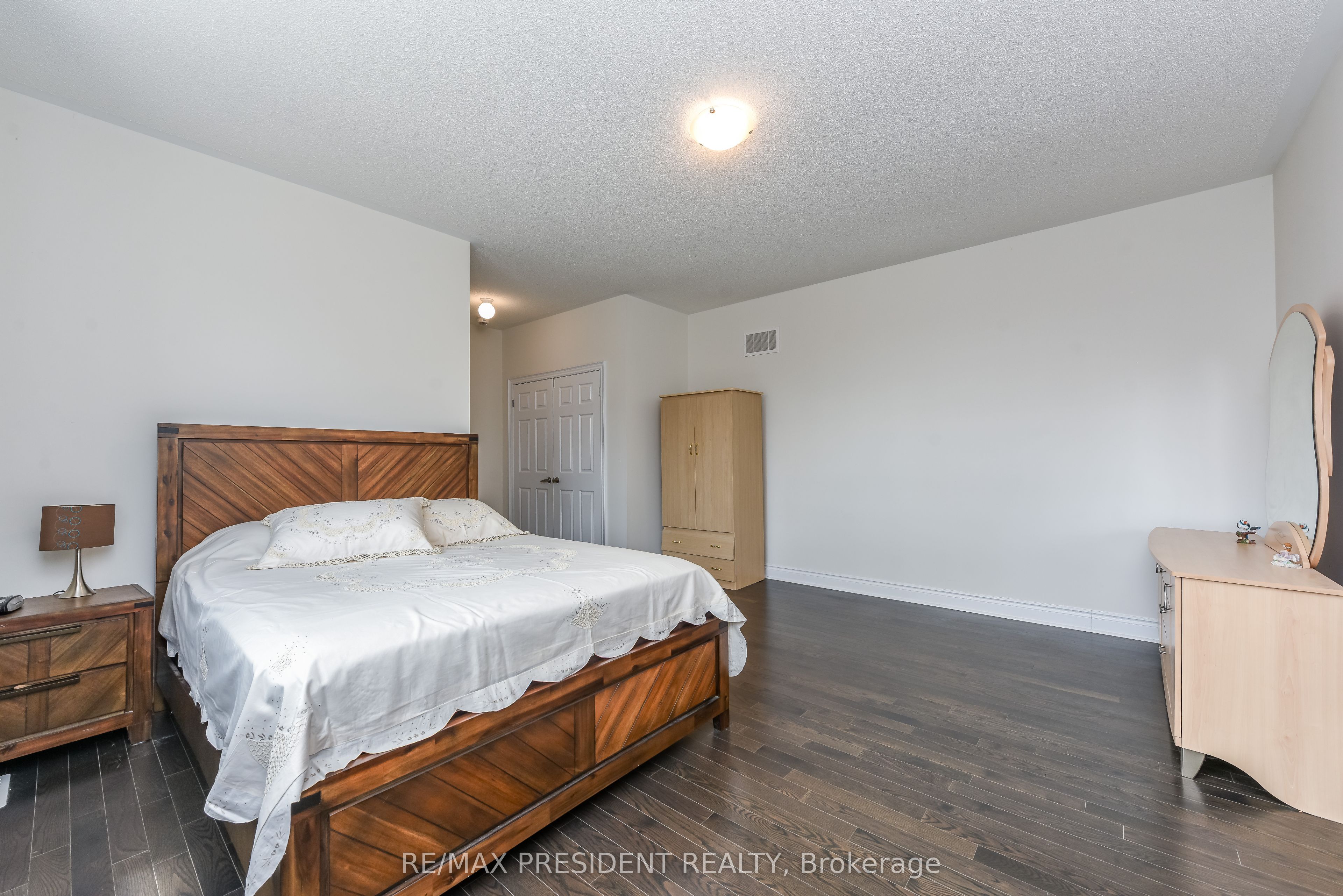 19 Jaypeak Road Property Photo 28
