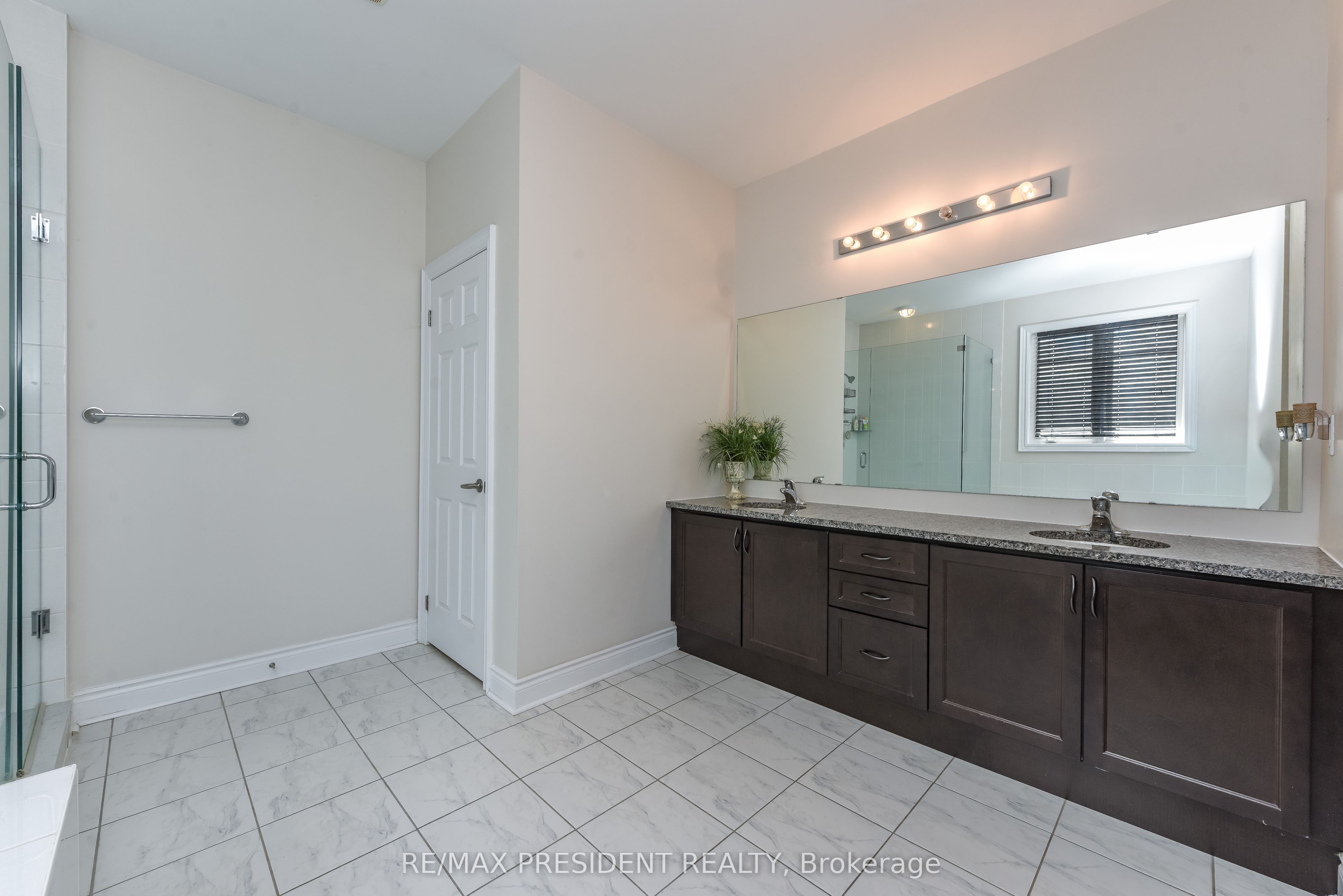 19 Jaypeak Road Property Photo 29