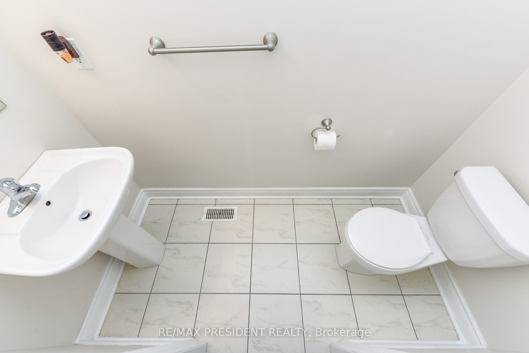 19 Jaypeak Road Property Photo 34