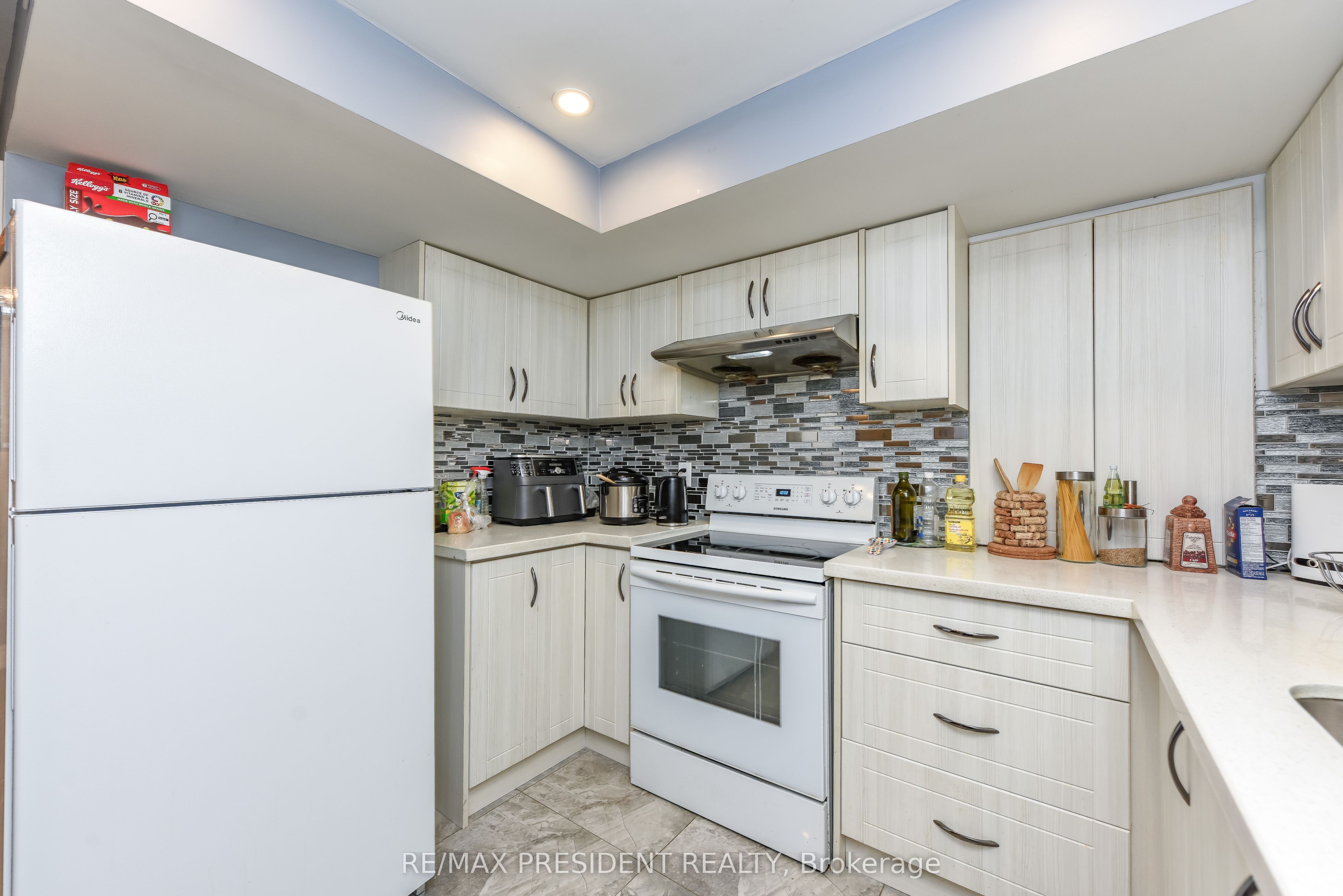 19 Jaypeak Road Property Photo 36