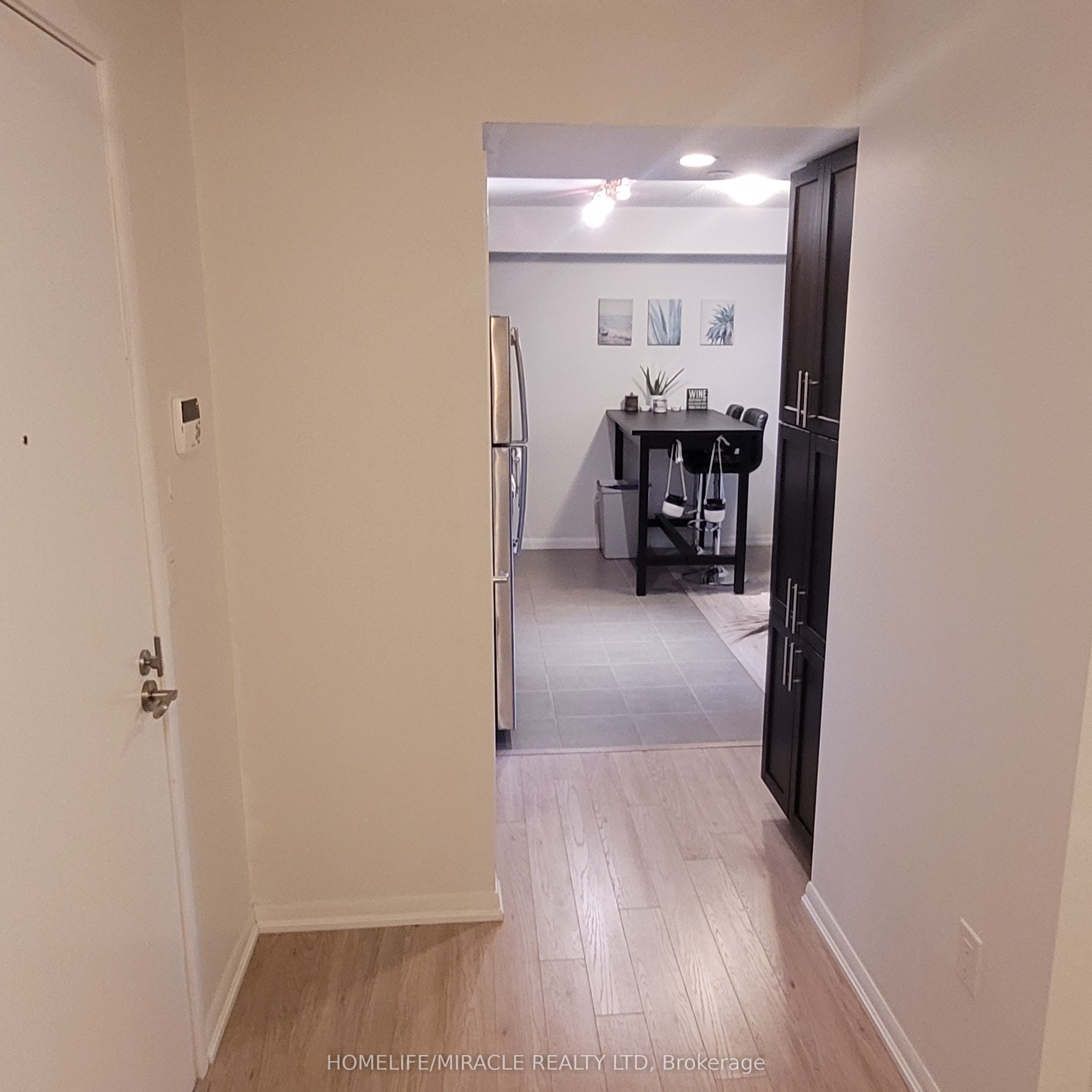 830 Lawrence Avenue W 529 Property Photo 19