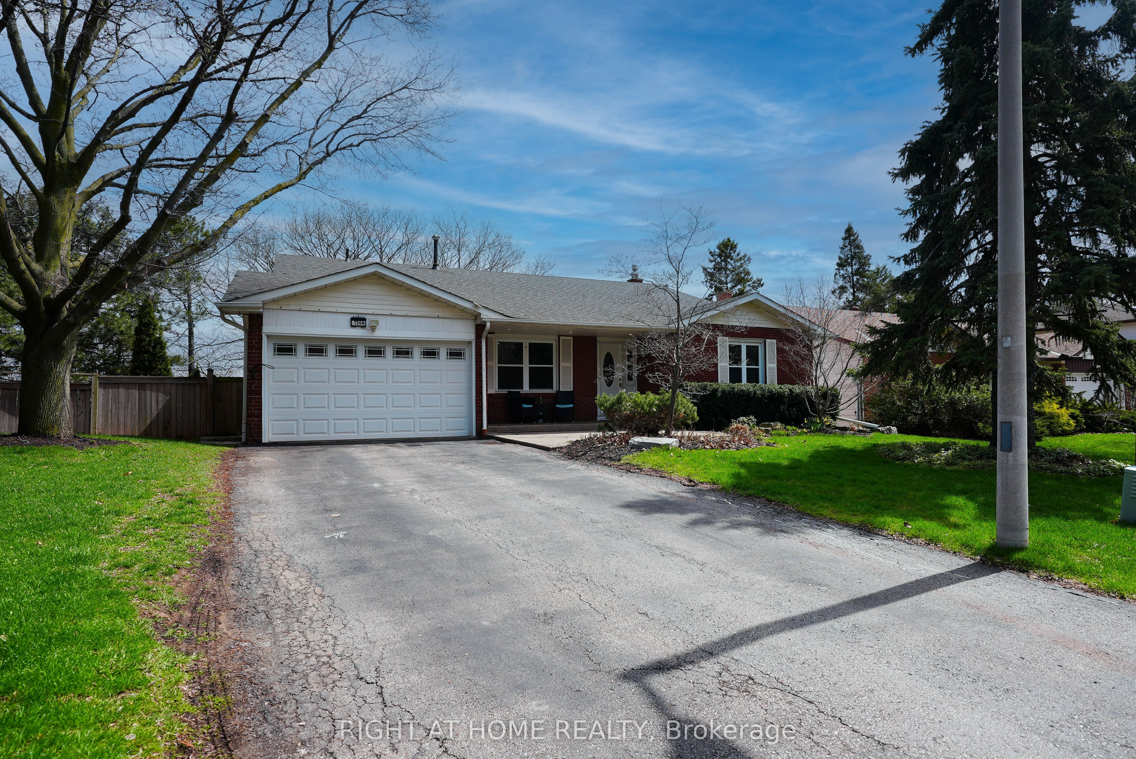 1266 Lakeview Drive Property Photo 1