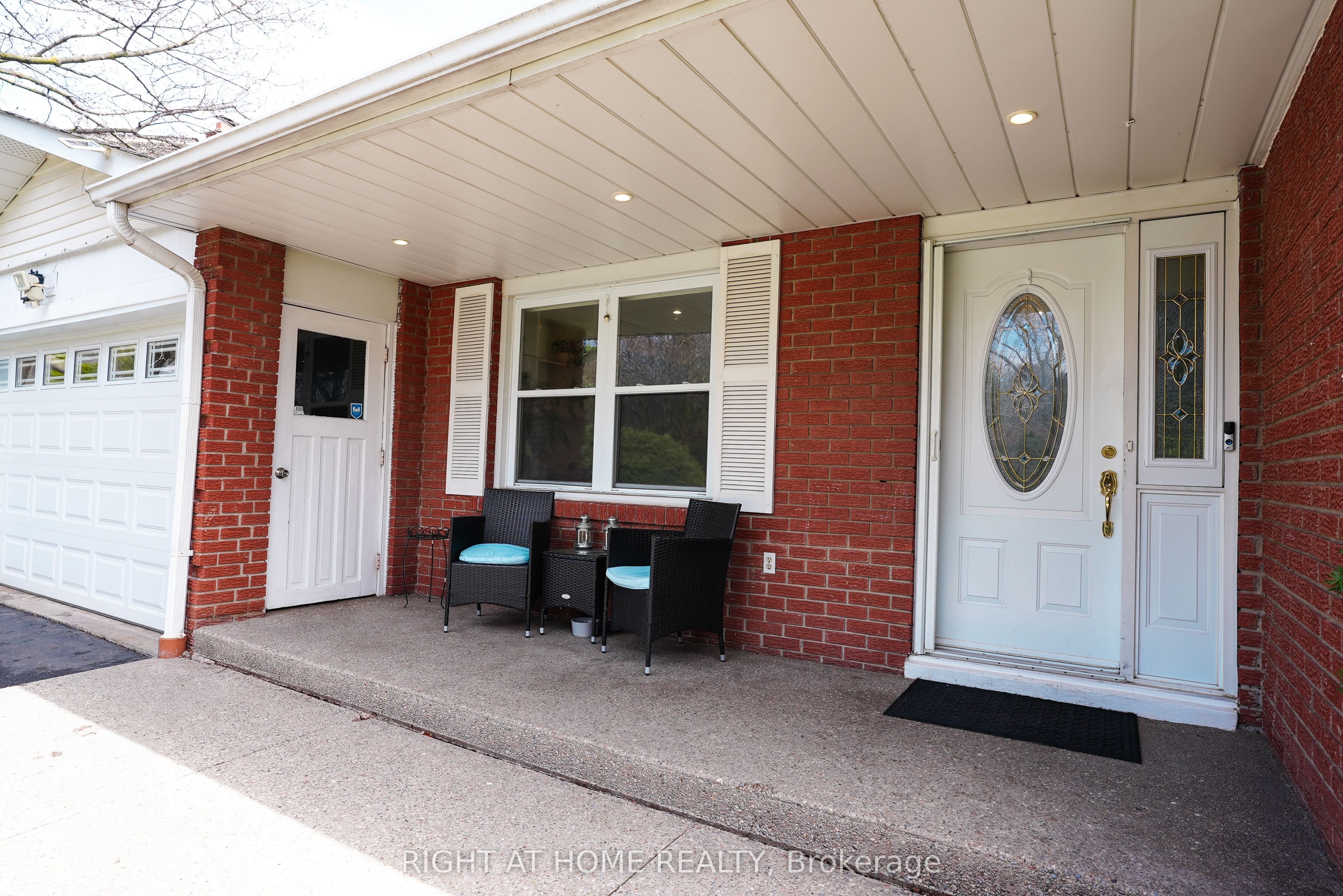 1266 Lakeview Drive Property Photo 3