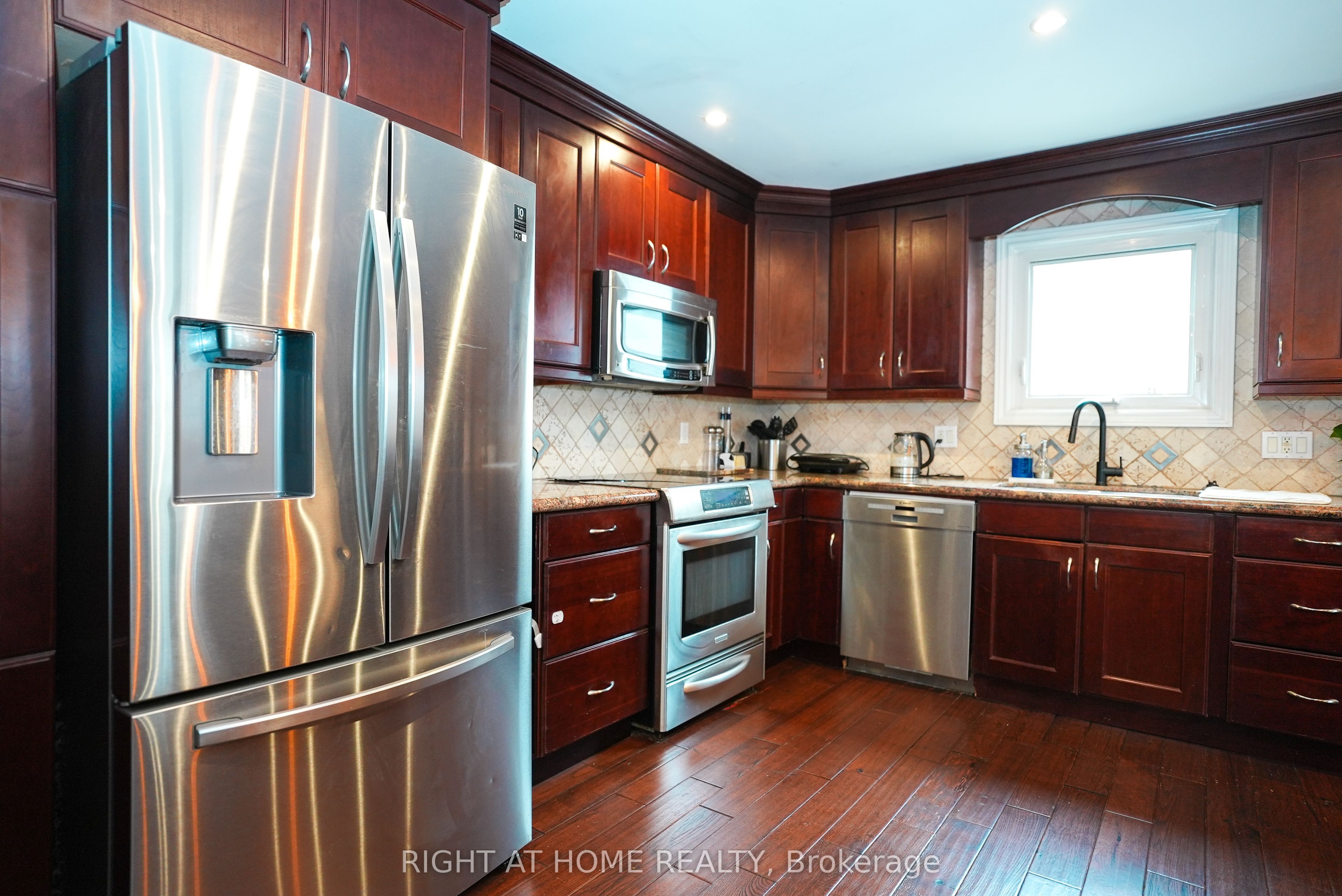 1266 Lakeview Drive Property Photo 12