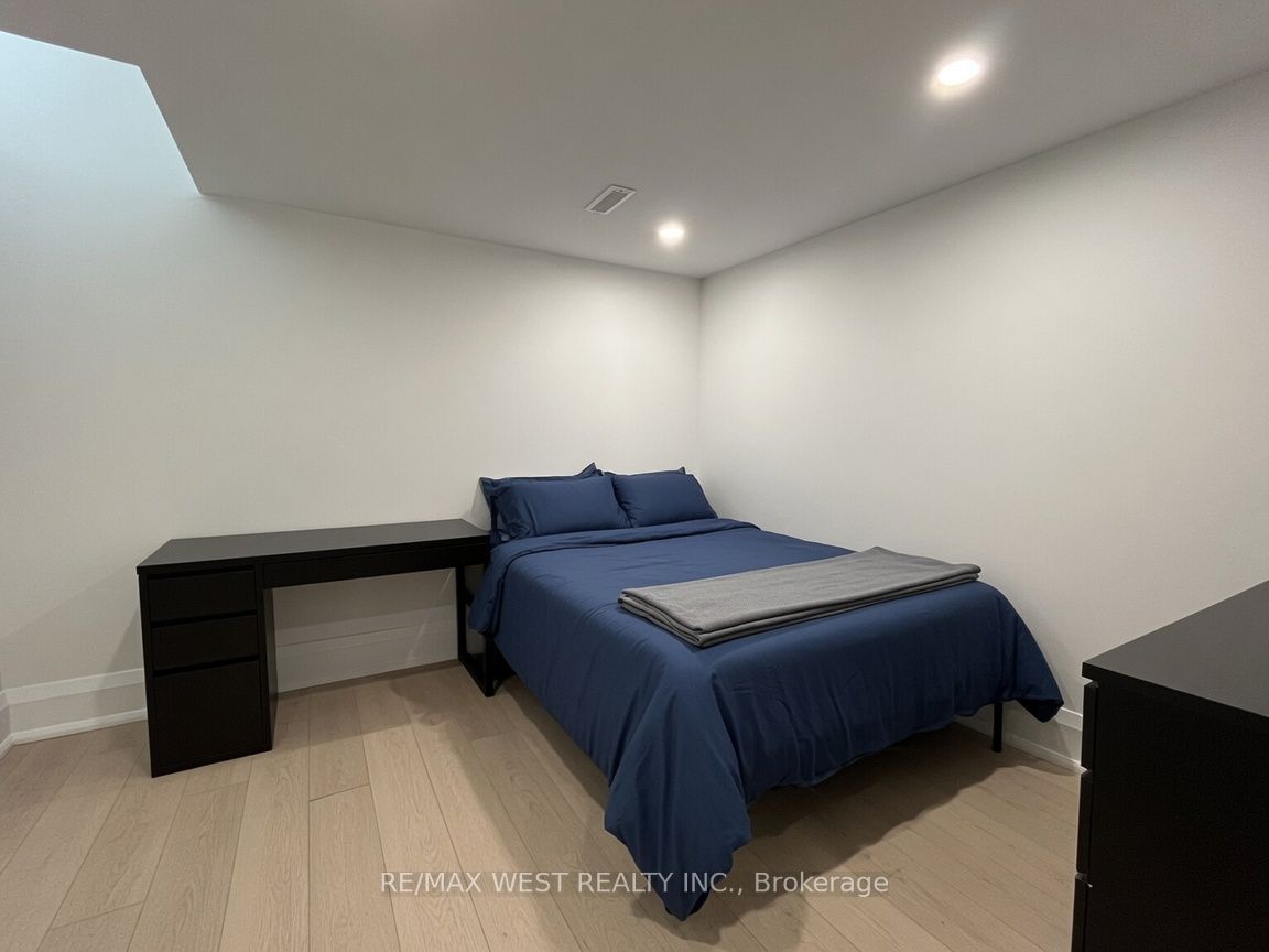 202 Perth Avenue 5 Property Photo 5