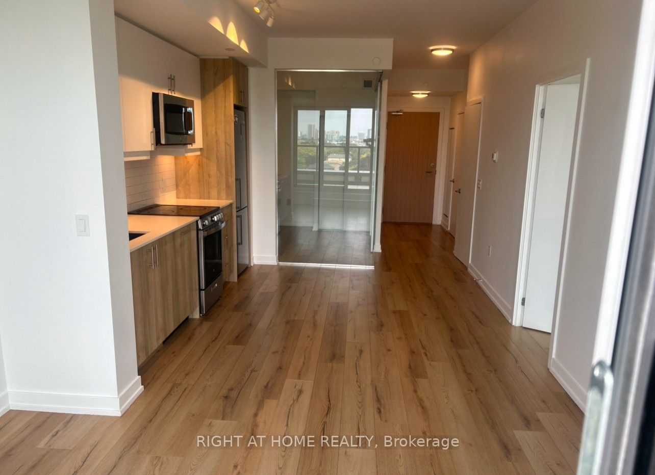 1195 The Queensway 704 Property Photo 7