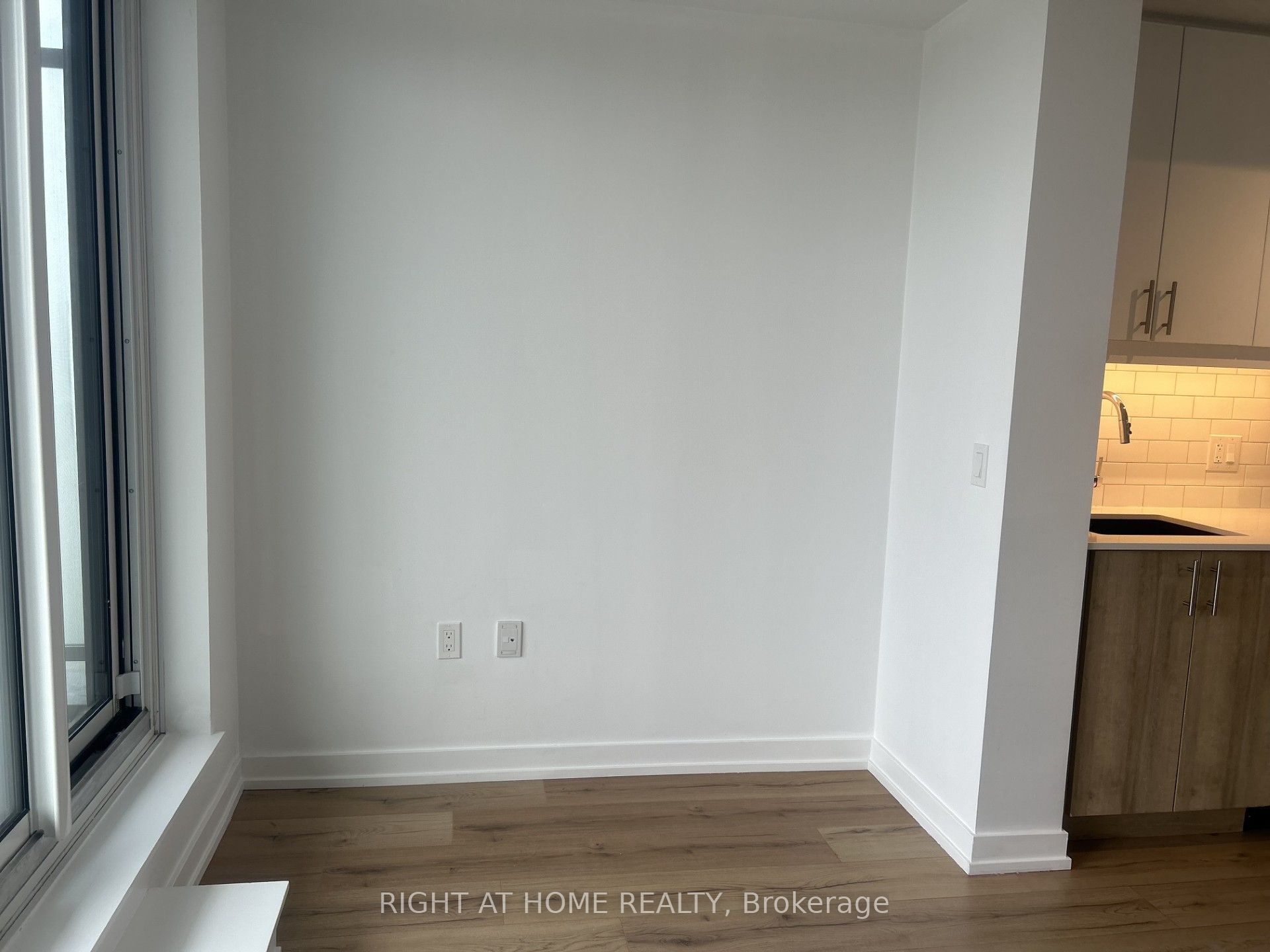 1195 The Queensway 704 Property Photo 9