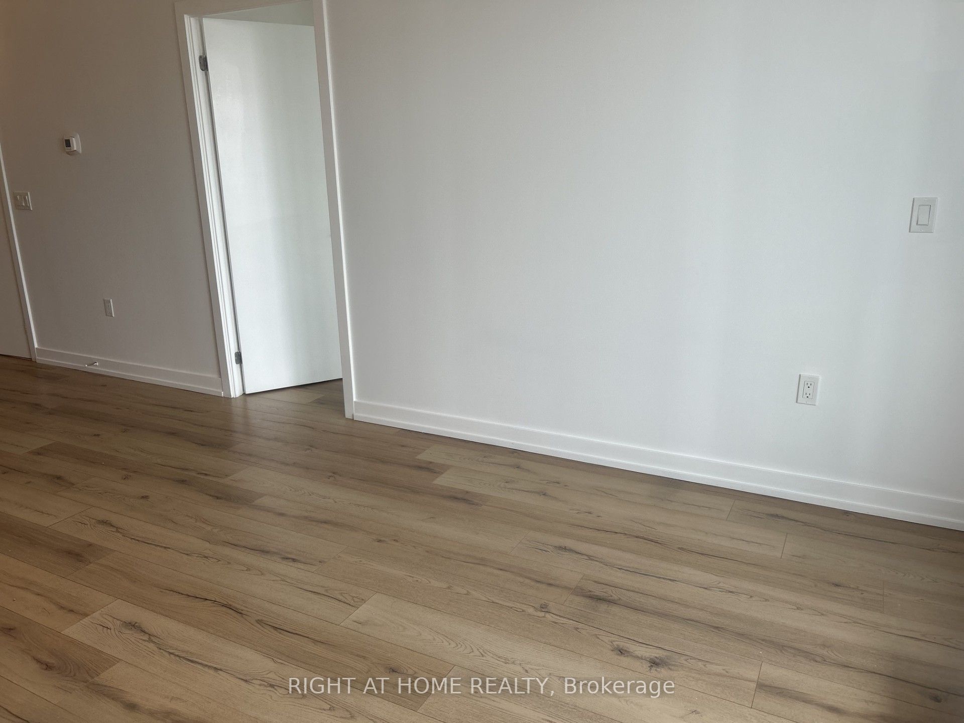 1195 The Queensway 704 Property Photo 10