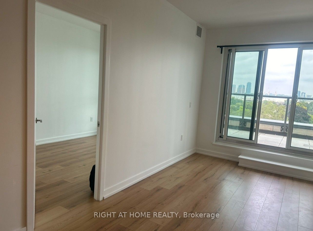 1195 The Queensway 704 Property Photo 11